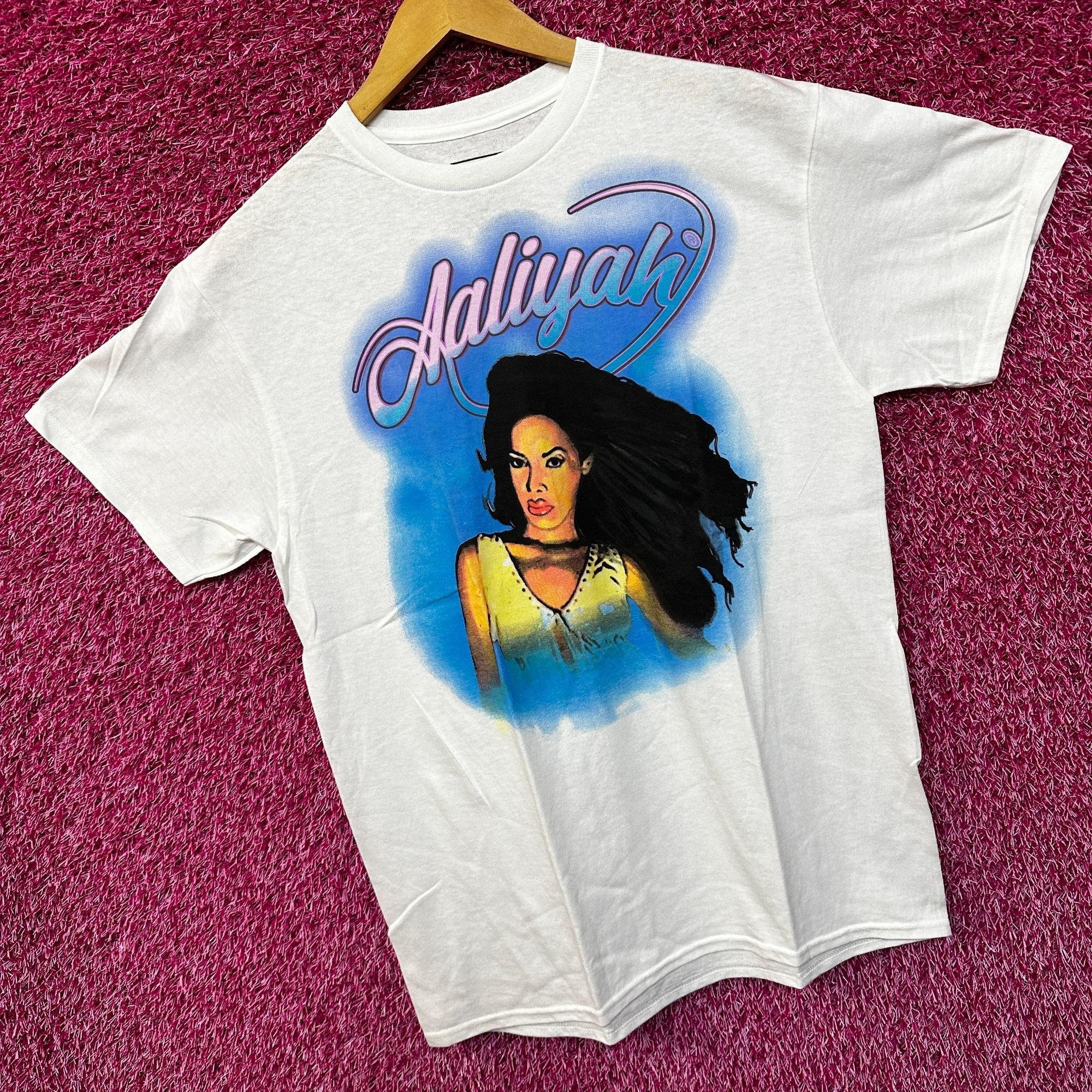 Rap Tees Aaliyah Queen Of RnB Airbrush Tshirt size Medium Size US M / EU 48-50 / 2 - 3 Thumbnail