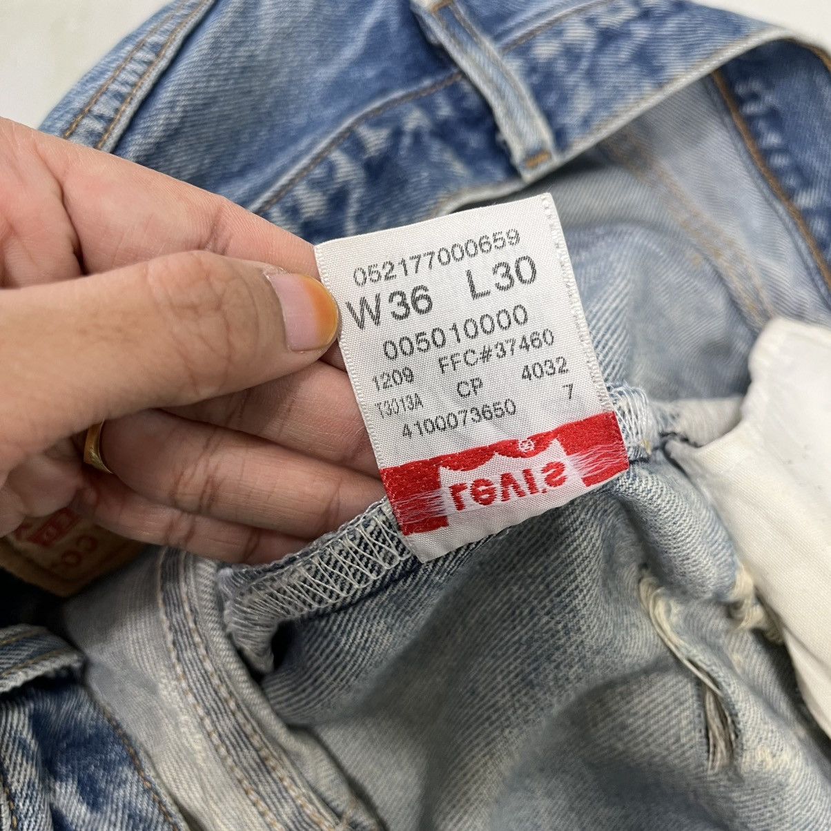 Levi's Vintage Levis Lot 501 Distressed Denim Jeans Size US 34 / EU 50 - 16 Thumbnail