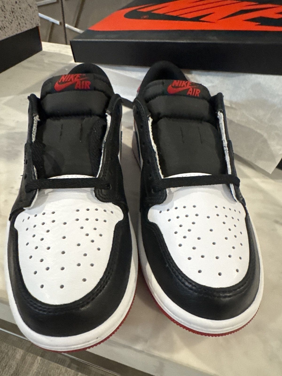 Nike Air Jordan 1 Retro low OG Size US 8.5 / EU 41-42 - 5 Thumbnail
