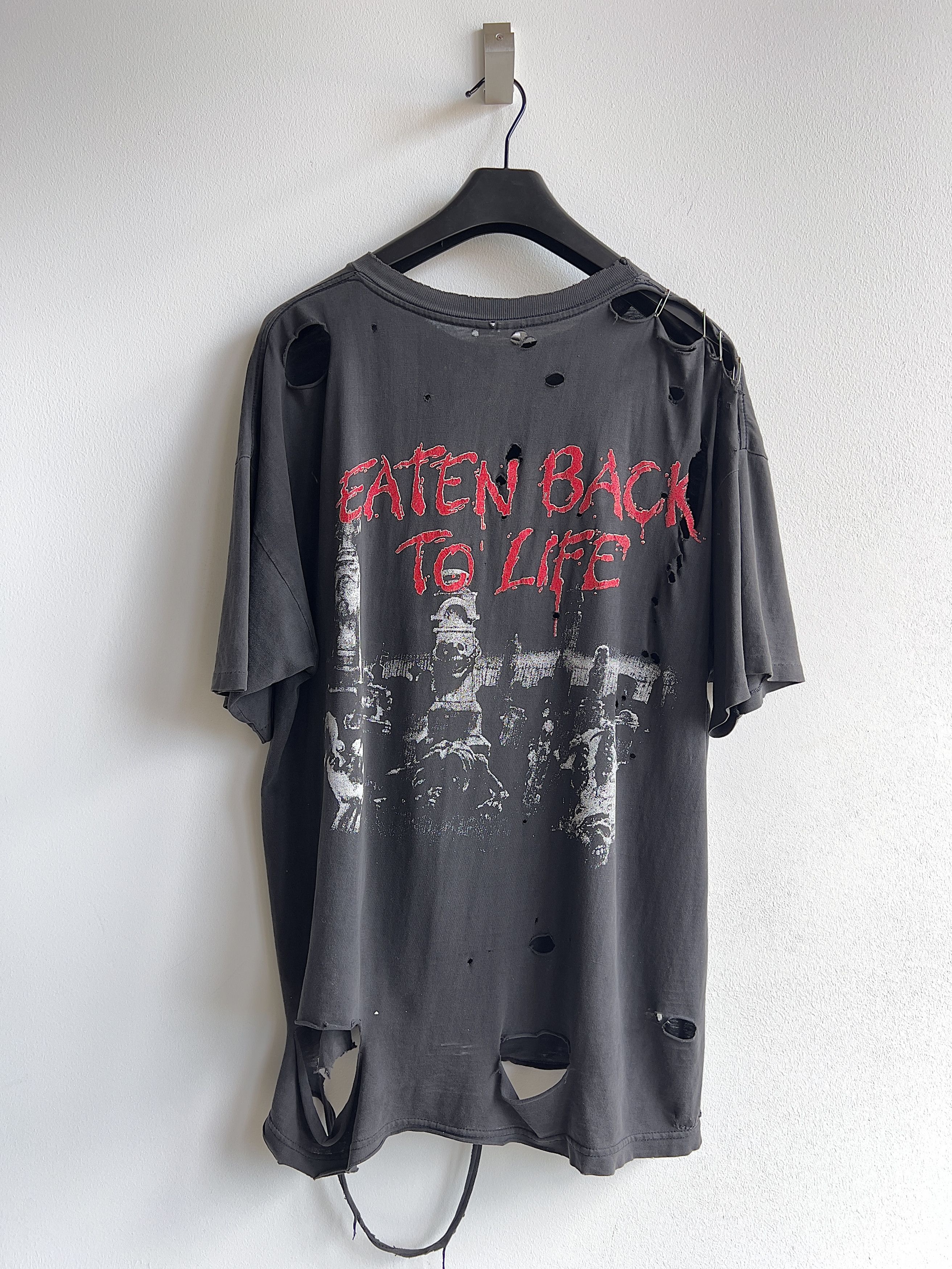 Band Tees Vintage Perfectly Thrashed Cannibal Corpse 90s Band Tee Size US XL / EU 56 / 4 - 13 Thumbnail