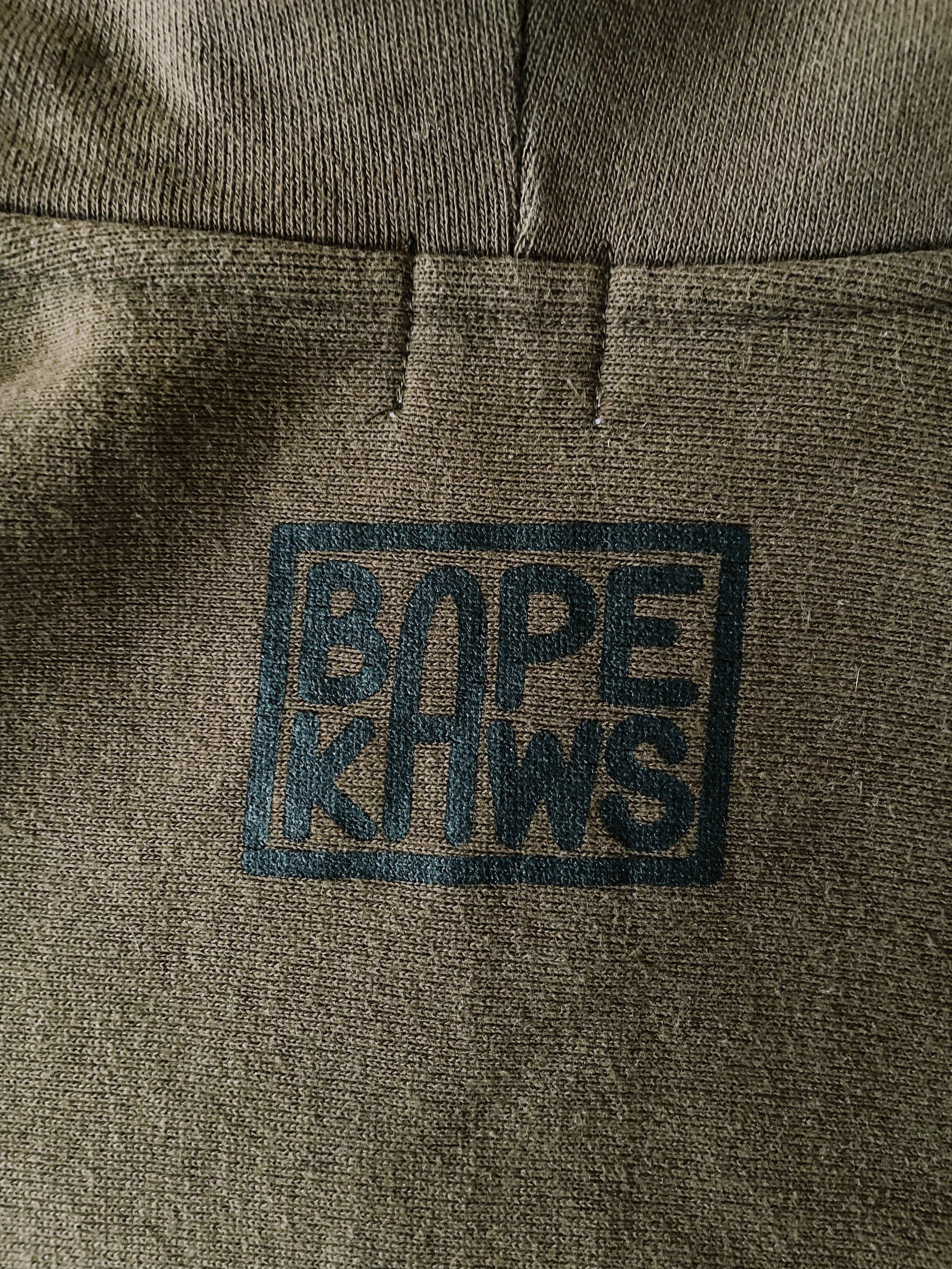 Bape Vintage Bape A Bathing Ape Baby Milo X KAWS Fullzip Hoodie Size US L / EU 52-54 / 3 - 9 Thumbnail