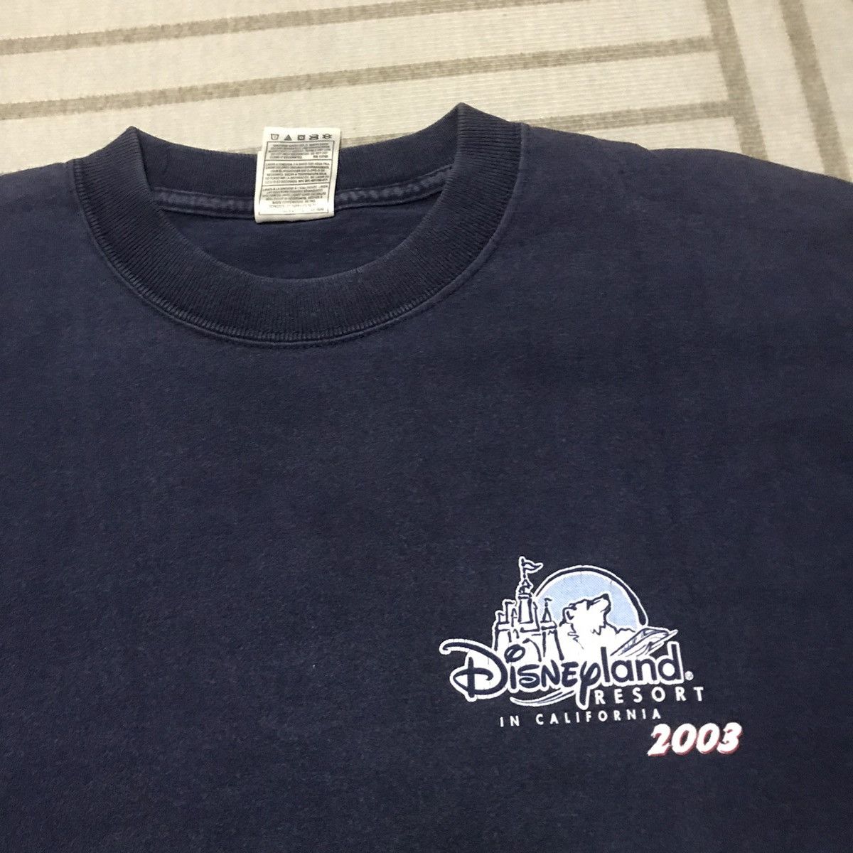 Disney × Vintage VINTAGE DISNEYLAND RESORT CHIPSMUNK 00s RARE TEE Size US M / EU 48-50 / 2 - 5 Thumbnail