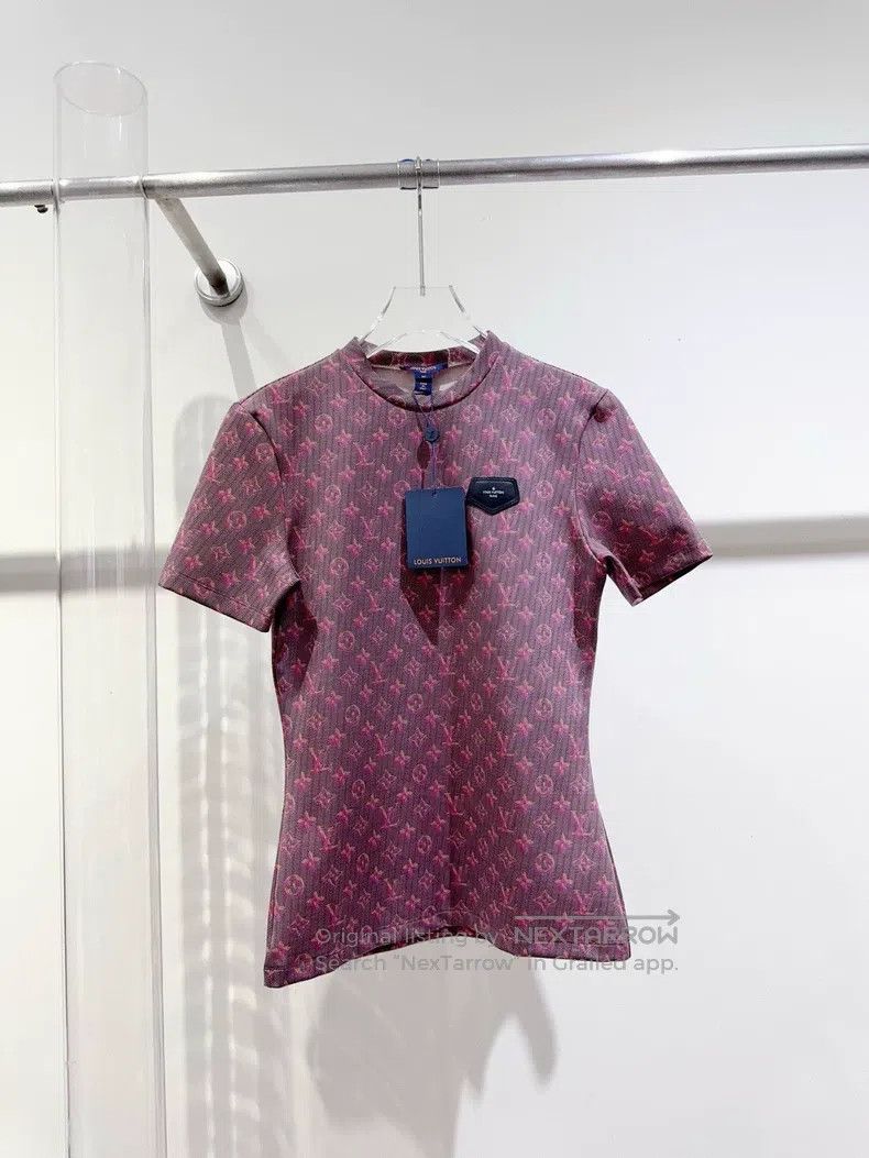 Louis Vuitton Louis Vuitton short sleeves Size M / US 6-8 / IT 42-44 - 1 Thumbnail