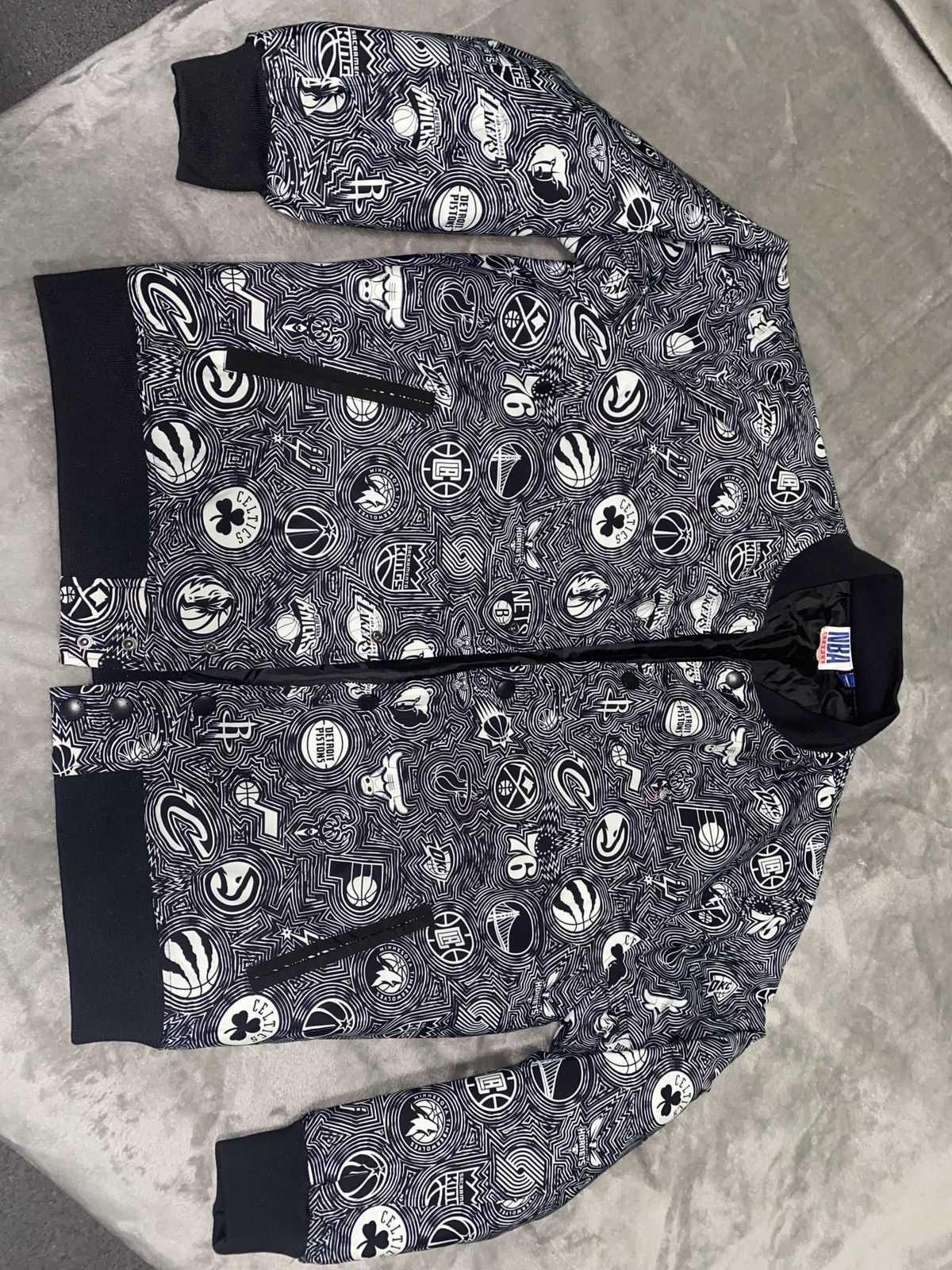 NBA NBA Staple All-Over Logo Print Snap-Button Jacket XL Size US XL / EU 56 / 4 - 1 Thumbnail