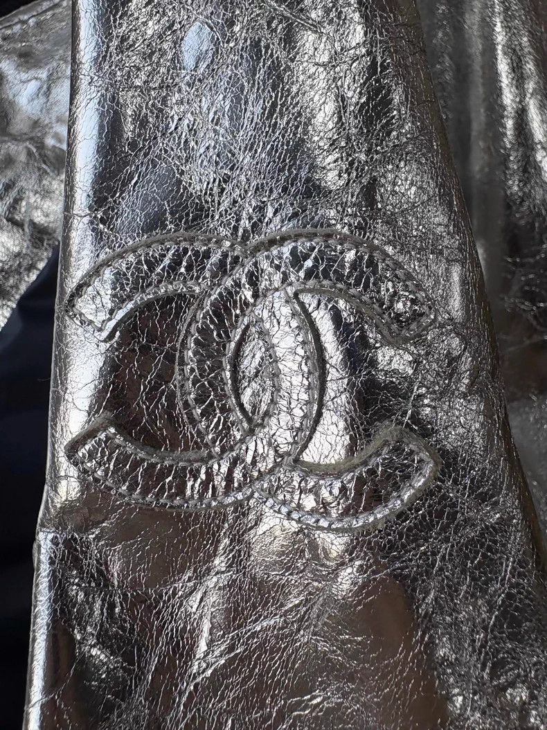 Chanel Chanel Silver pleated double C logo sheepskin jacket Size S / US 4 / IT 40 - 6 Thumbnail