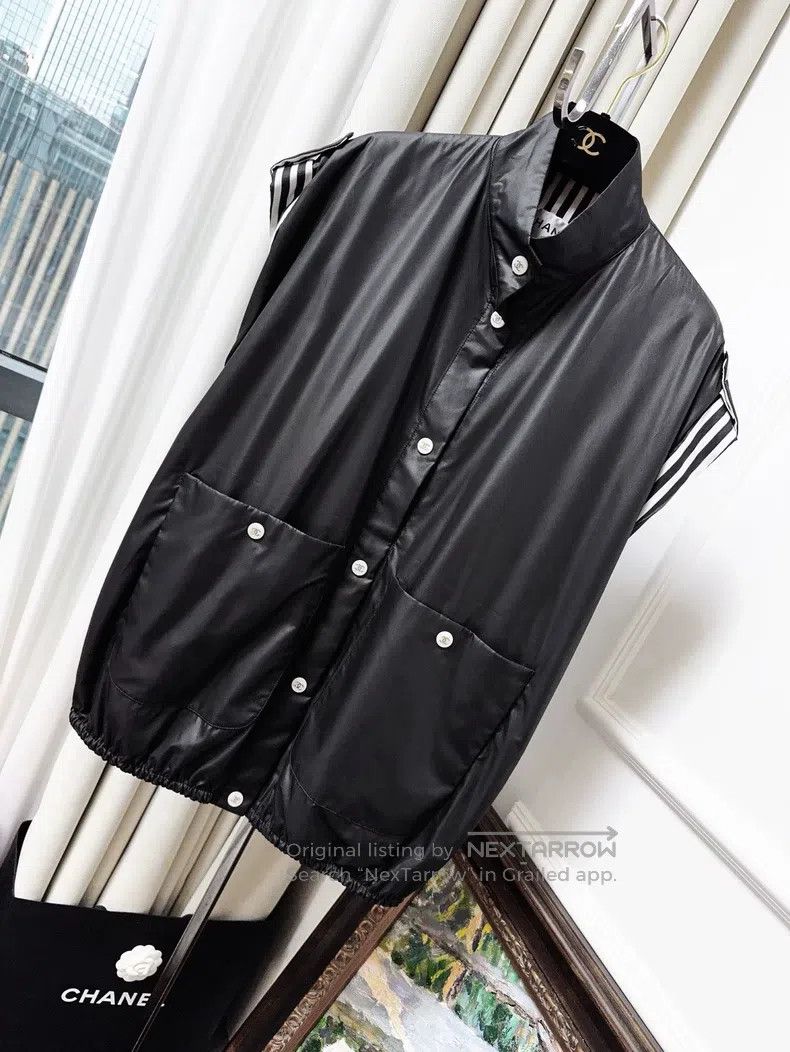 Chanel Chanel 24M coco beach beach series black inner black and w Size M / US 6-8 / IT 42-44 - 1 Thumbnail