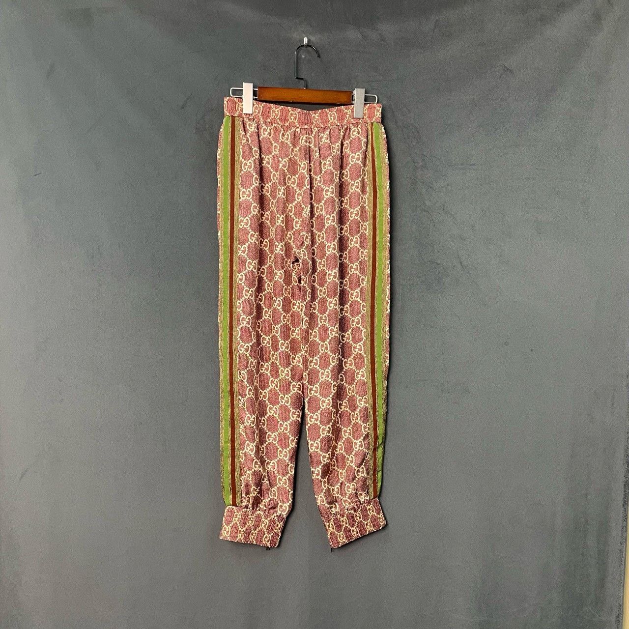 Gucci Gucci Size S Red and green side webbing full-print sweatpan Size US 28 / EU 44 - 2 Thumbnail