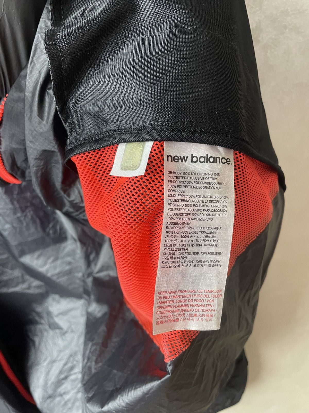 New Balance LIVERPOOL 2016/2017 FOOTBALL RAIN JACKET JERSEY NEW BALANCE Size US XXL / EU 58 / 5 - 9 Thumbnail