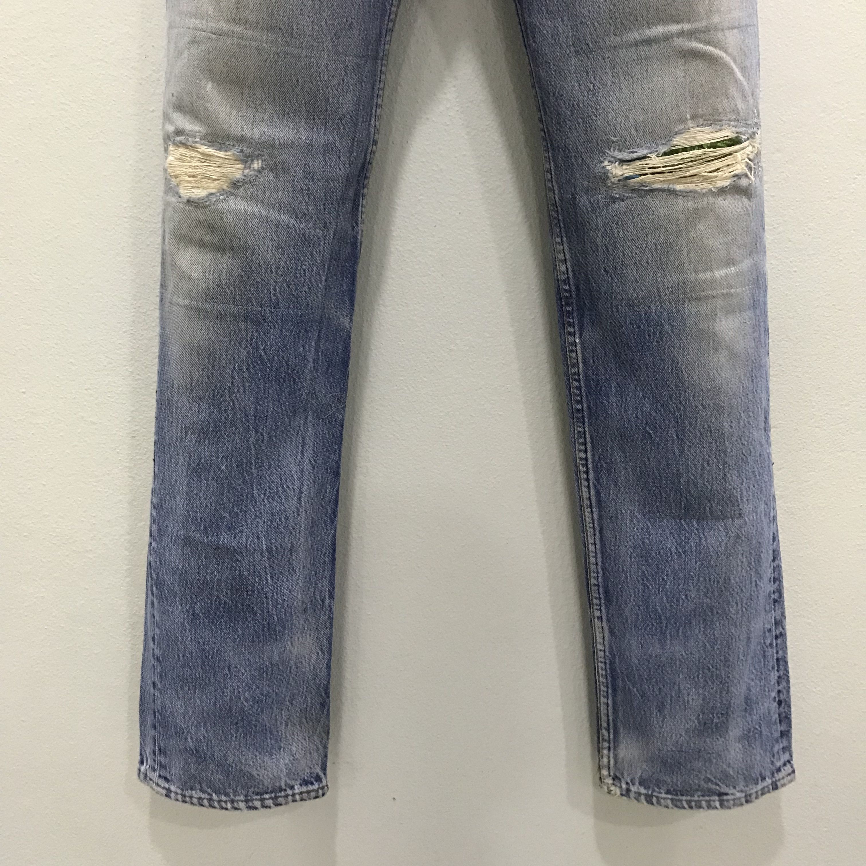 Levi's Vintage 90s Levi’s 501 Light Wash Distressed Ripped Size US 30 / EU 46 - 4 Thumbnail
