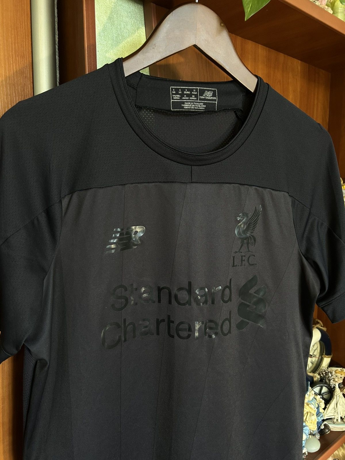 New Balance Liverpool FC 2019/2020 Rare Blackout Football Soccer Jersey Size US S / EU 44-46 / 1 - 4 Thumbnail