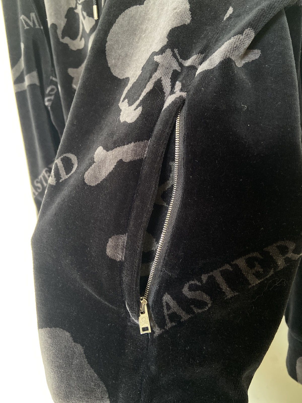 Mastermind Japan MASTERMIND WORLD skull print velour track jacket size M Size US M / EU 48-50 / 2 - 10 Thumbnail