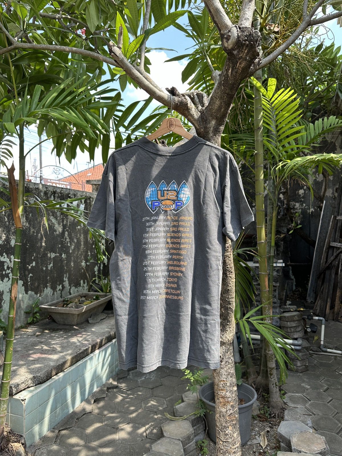 Vintage ⚠️SOLD⚠️U2 tee Size US L / EU 52-54 / 3 - 2 Thumbnail