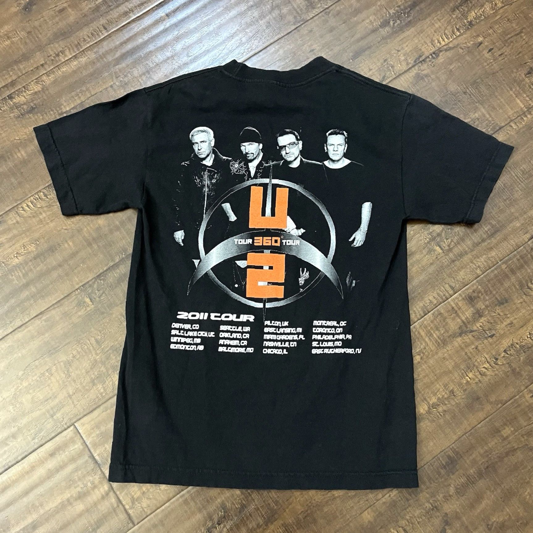 Vintage VINTAGE U2 360 Tour T-Shirt Mens S Black Short Sleeve Music 2009 Band Rock Bono (Adult Small) Size US S / EU 44-46 / 1 - 2 Thumbnail