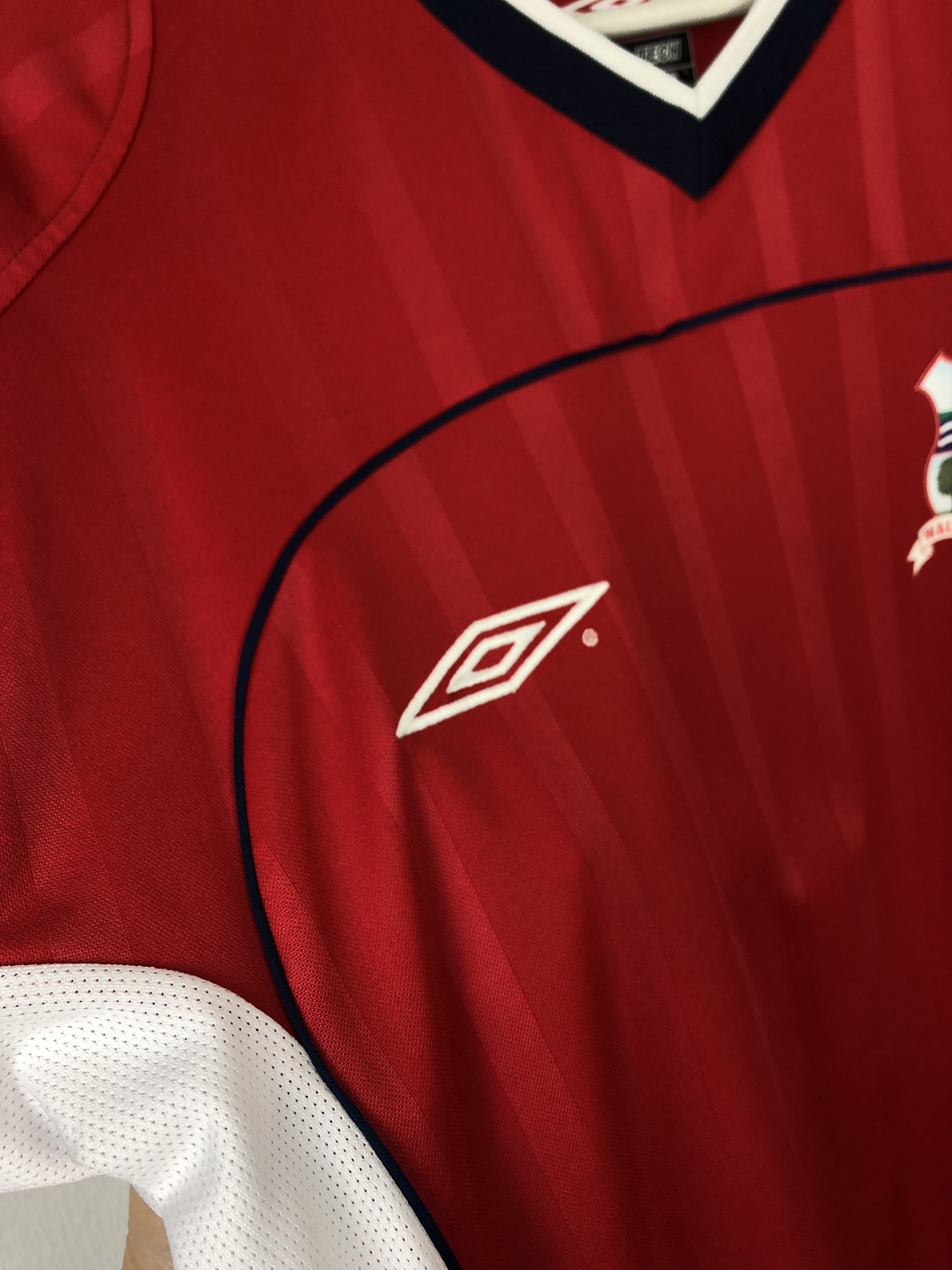 Umbro Vintage Walton & Hersham Football Shirt Jersey Tee Hype Size US S / EU 44-46 / 1 - 4 Thumbnail