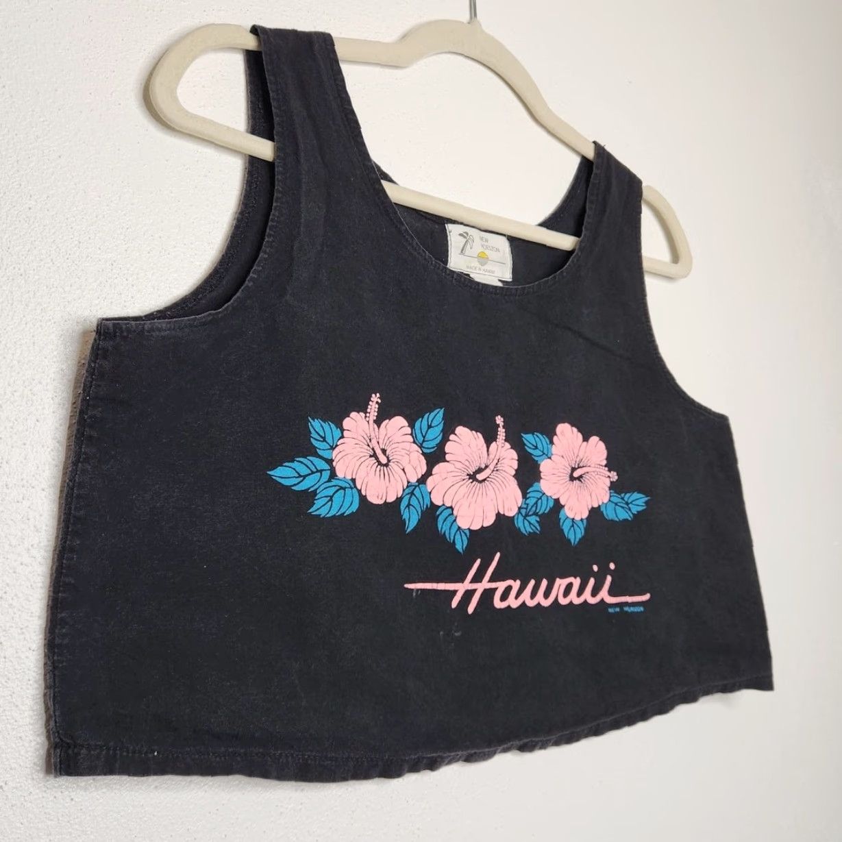 ALOHAS VINTAGE New Horizon Hawaii Aloha Tank Top Crop Beach Coastal Surf Shirt Black M Womens Tank 90s Coastal Garden/Art Style Size M / US 6-8 / IT 42-44 - 2 Thumbnail