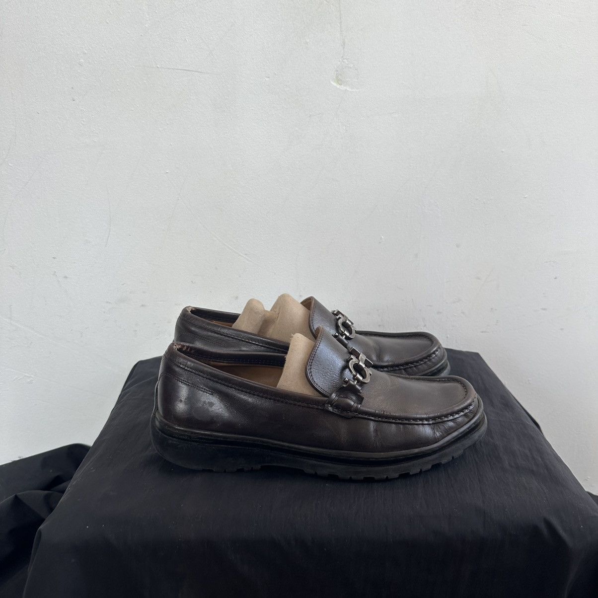 Salvatore Ferragamo Ferragamo Gancini Bit Loafer - Size 7 Size US 7 / EU 40 - 1 Thumbnail