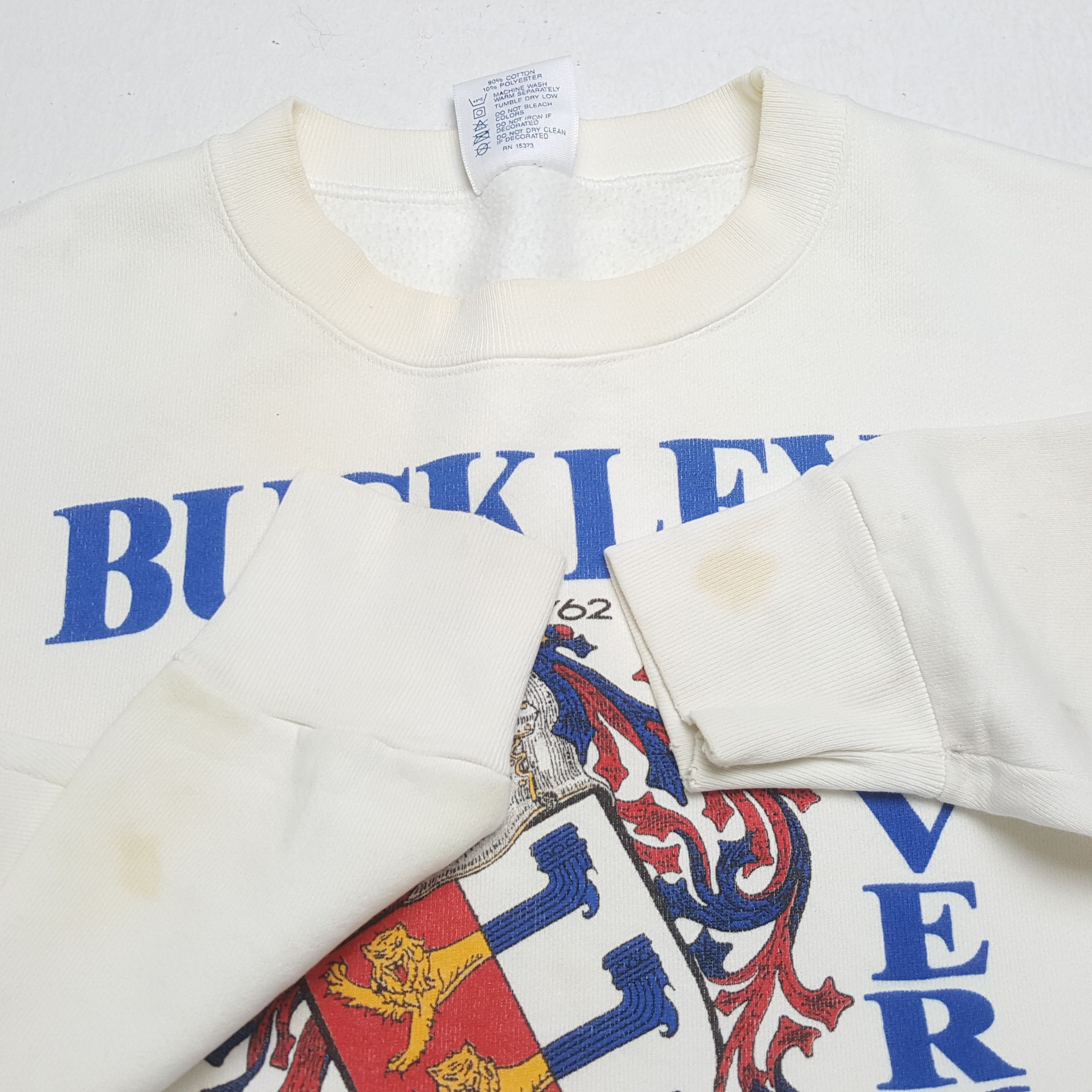 Vintage BUCKLEY'S TAVERN Cumberland England Vintage Swearshirt Size US L / EU 52-54 / 3 - 9 Thumbnail