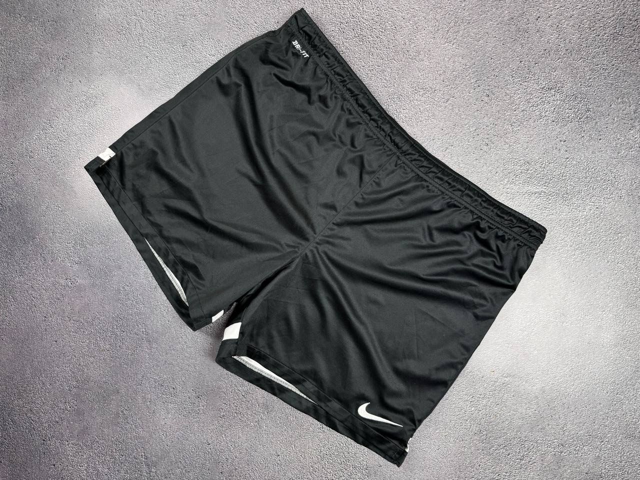 Nike Vintage Nike y2k black shorts Size XL Size US 38 / EU 54 - 2 Thumbnail