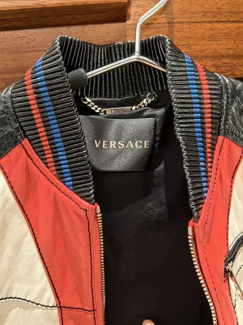 Versace Versace Women's leather jacket Size S / US 4 / IT 40 - 2 Thumbnail