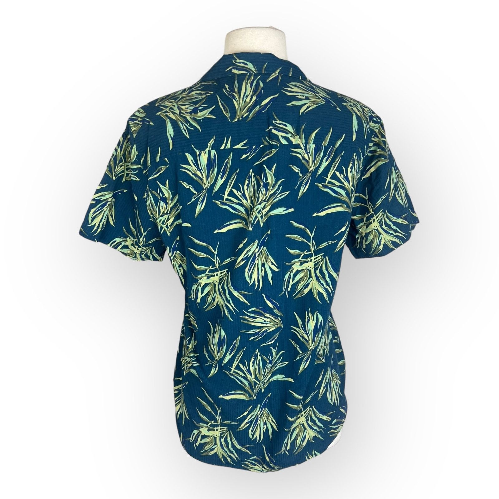 Dillard's Goodfellow & Co Men's Short Sleeve Seersucker Camp Shirt Size US S / EU 44-46 / 1 - 4 Thumbnail