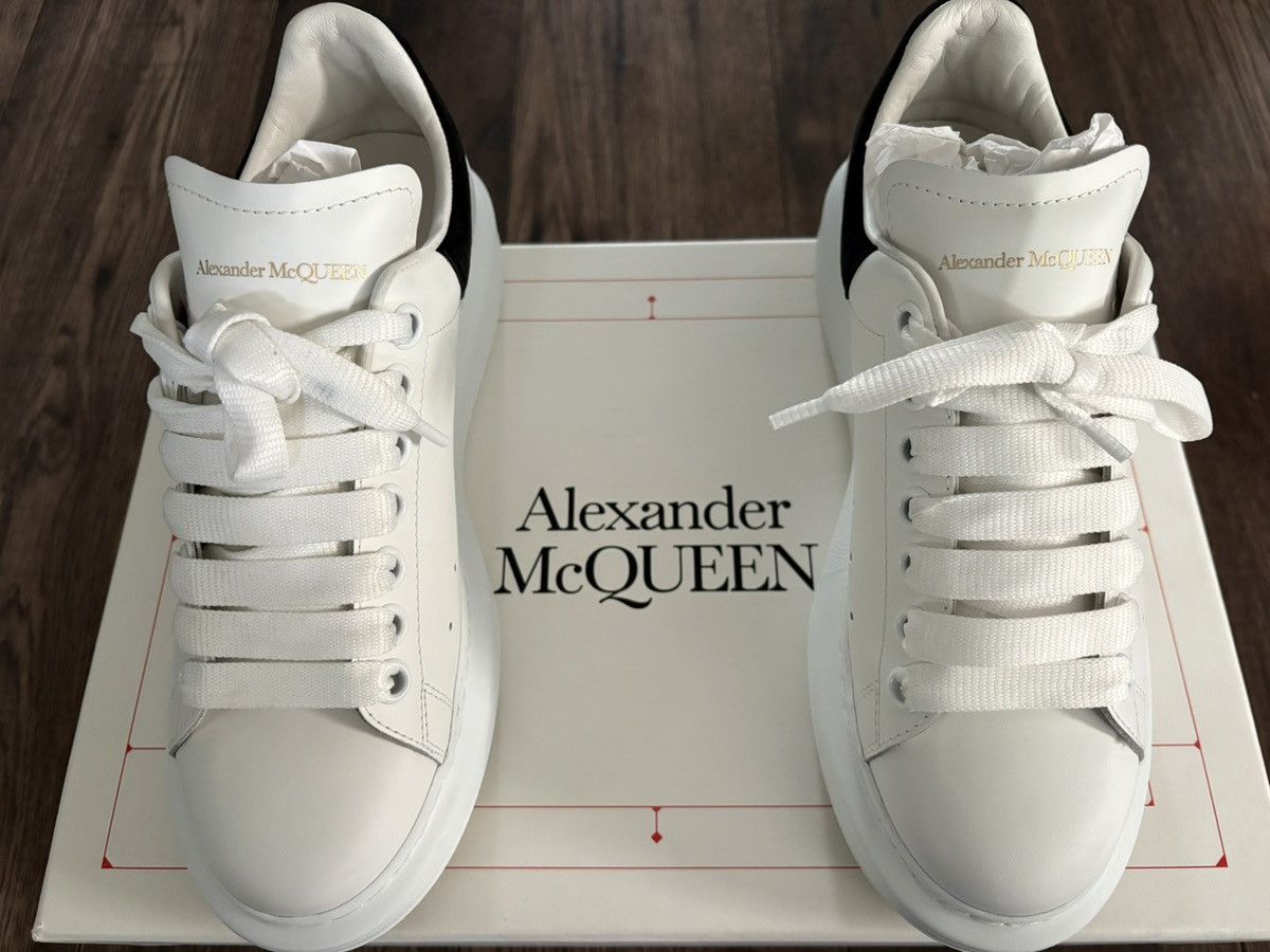 Alexander McQueen Alexander McQueen White/Black Larry Sneakers - Size 37 Size US 7 / IT 37 - 1 Thumbnail