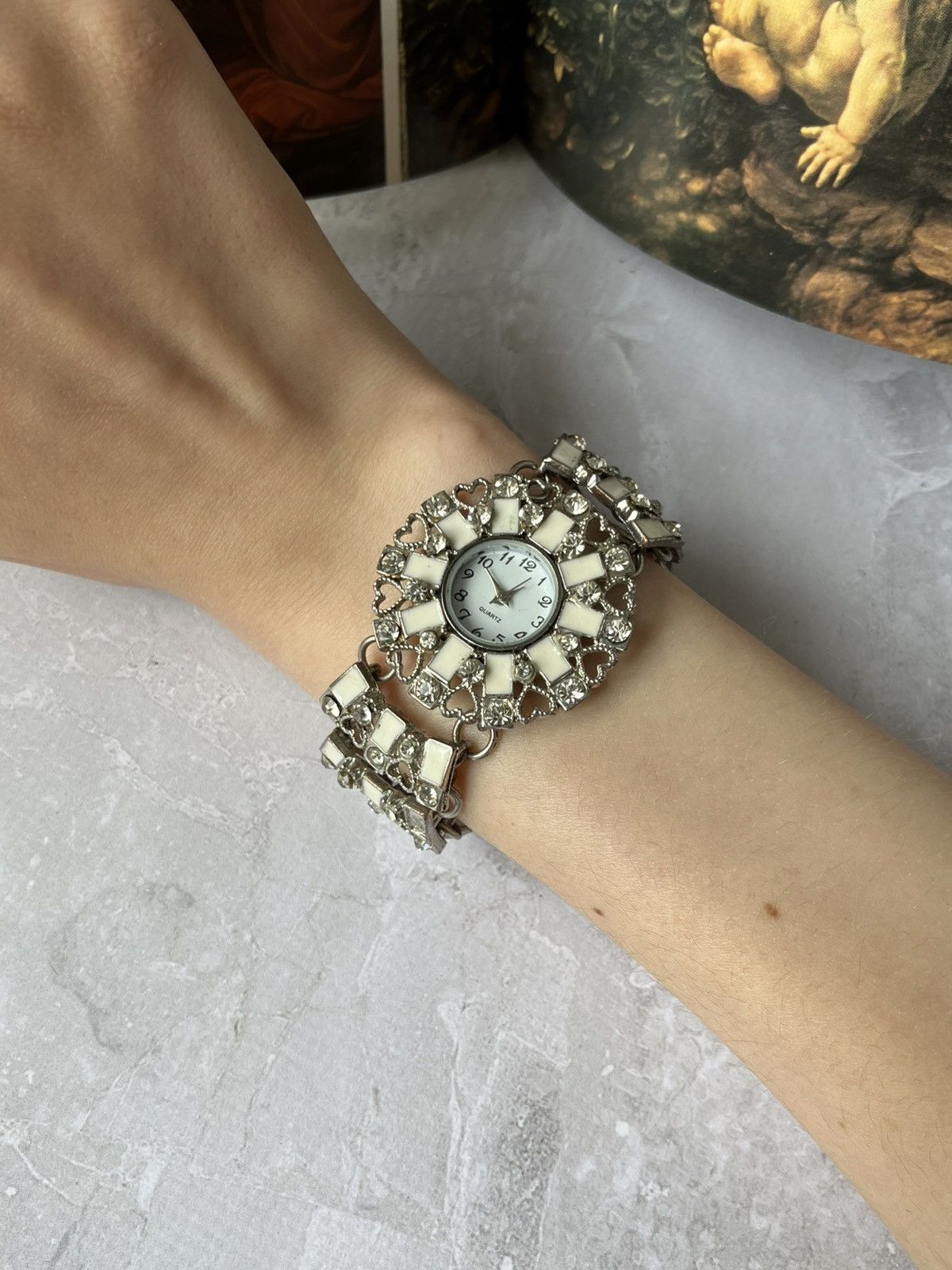 Jewelry × Vintage Elegant Women’s Watch with Swarovski Crystals Bracelet Size ONE SIZE - 9 Thumbnail