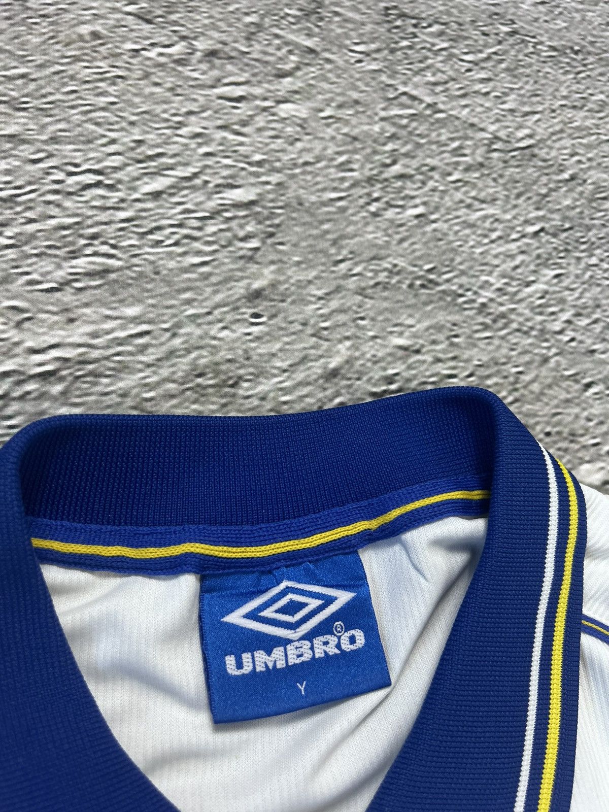 Chelsea Soccer Desailly Chelsea vintage Jersey white Umbro 1998 2000 Size US M / EU 48-50 / 2 - 6 Thumbnail