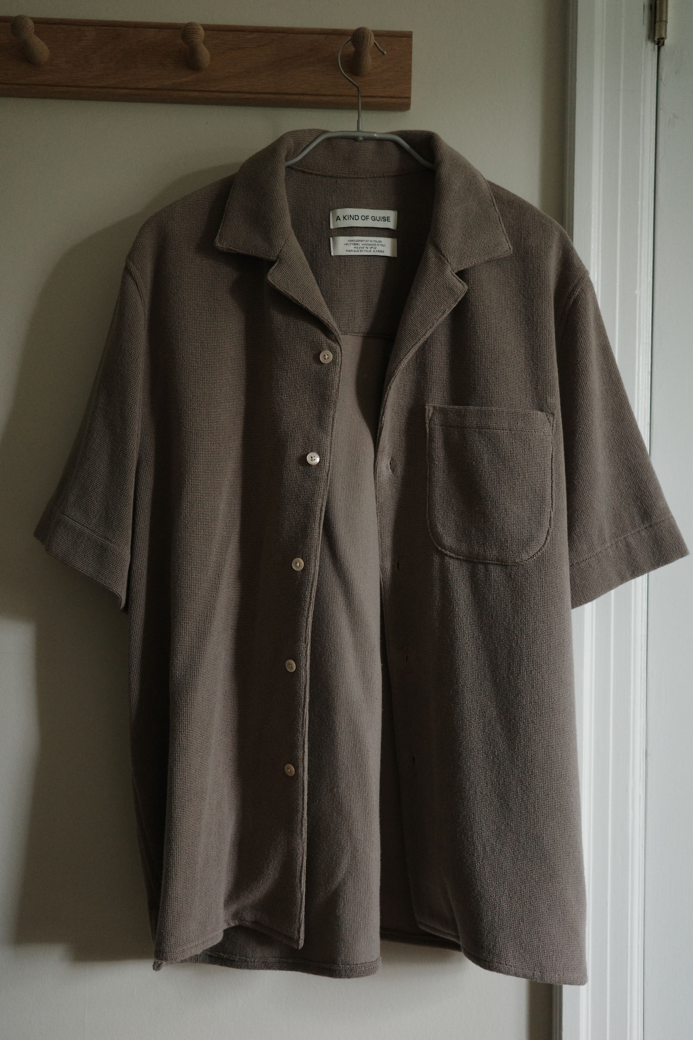 A Kind Of Guise Gioia Shirt in Almond Size US S / EU 44-46 / 1 - 7 Thumbnail