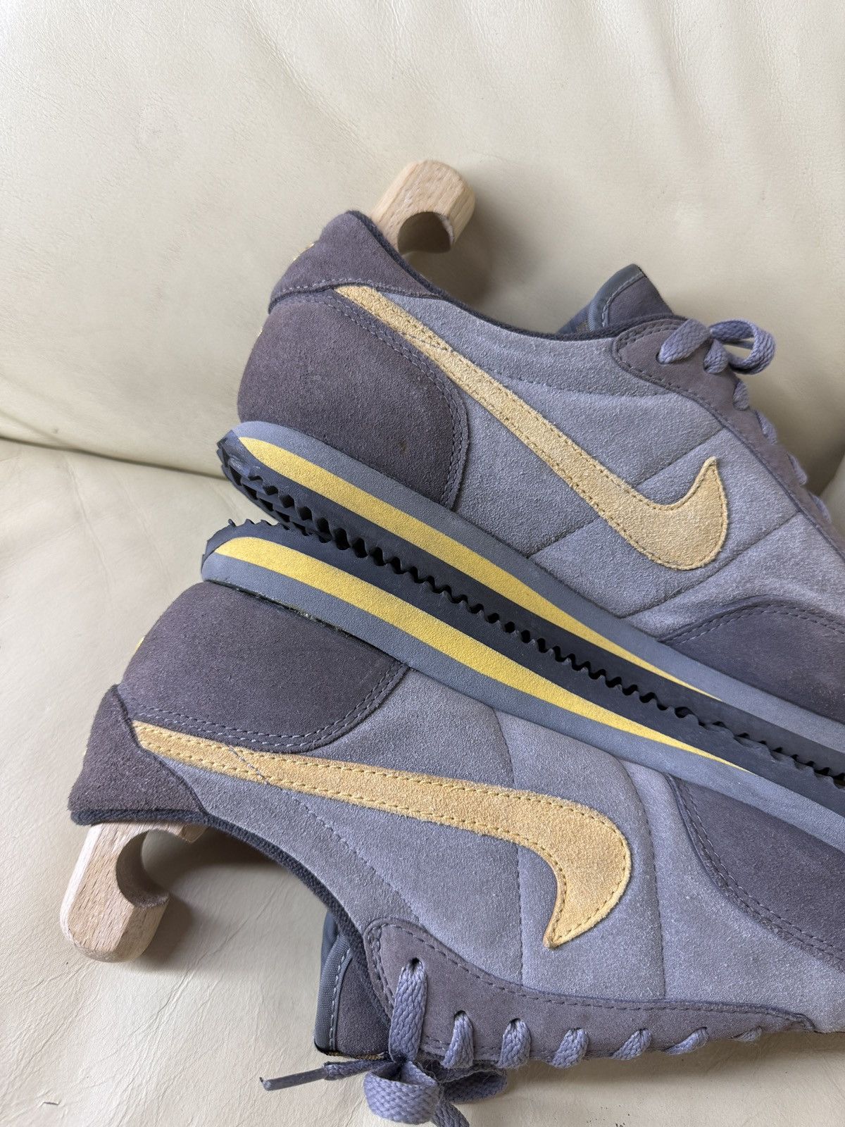 Nike Vibtage Nike Suede Sneackers Y2K RARE Size US 9.5 / EU 42-43 - 9 Thumbnail