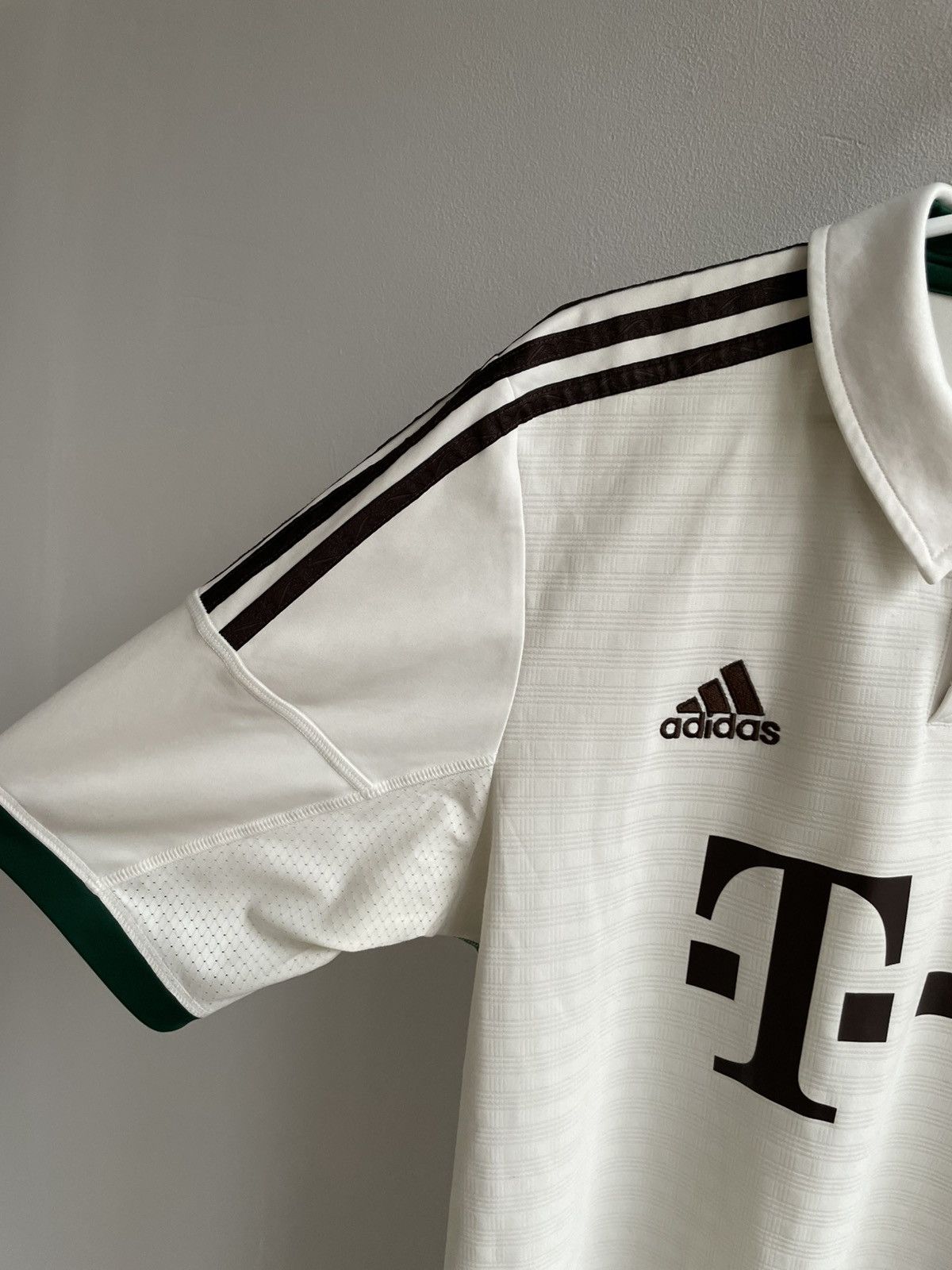 Adidas Bayern Munich 2013 2014 Football Shirt Soccer Jersey Adidas Size US M / EU 48-50 / 2 - 3 Thumbnail