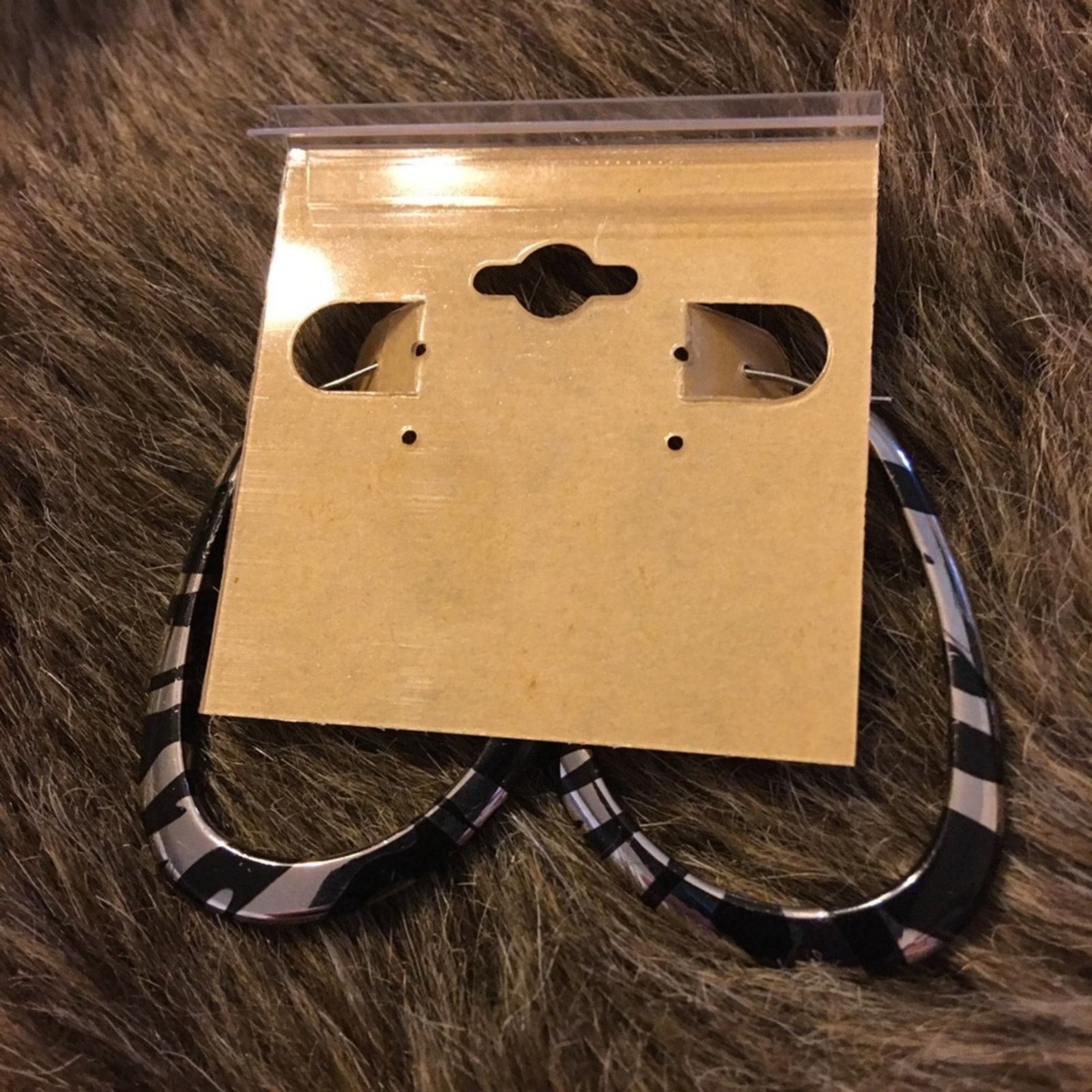 Vintage Vintage black & silver tone animal print hoops Size ONE SIZE - 4 Thumbnail