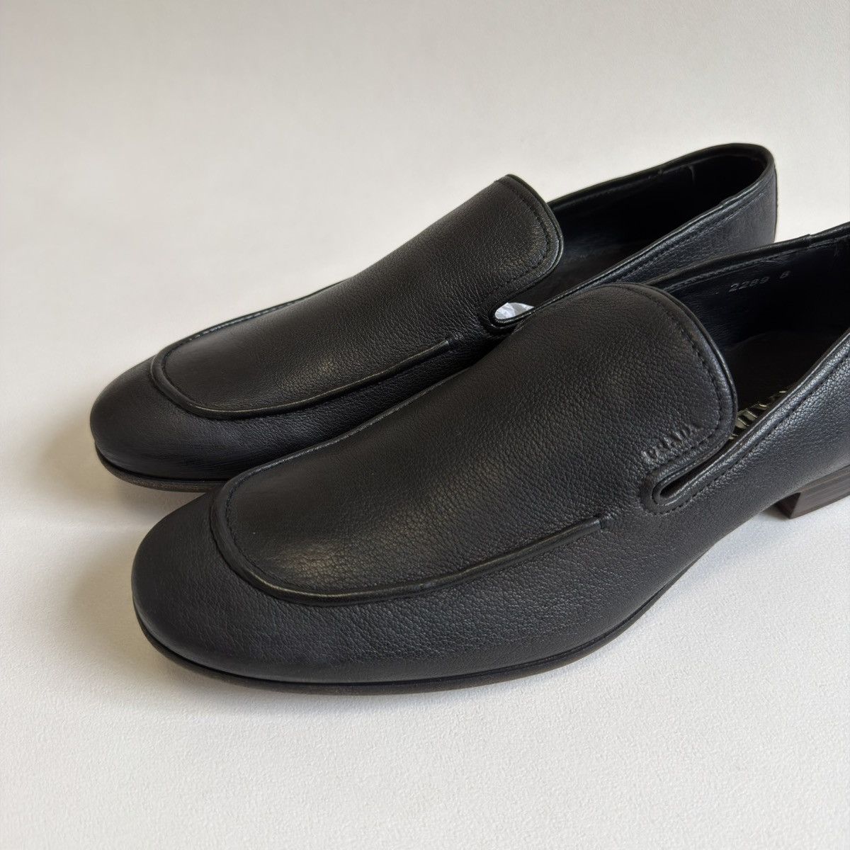Prada Mid 2000s Black Leather Loafers Size US 9 / EU 42 - 7 Thumbnail