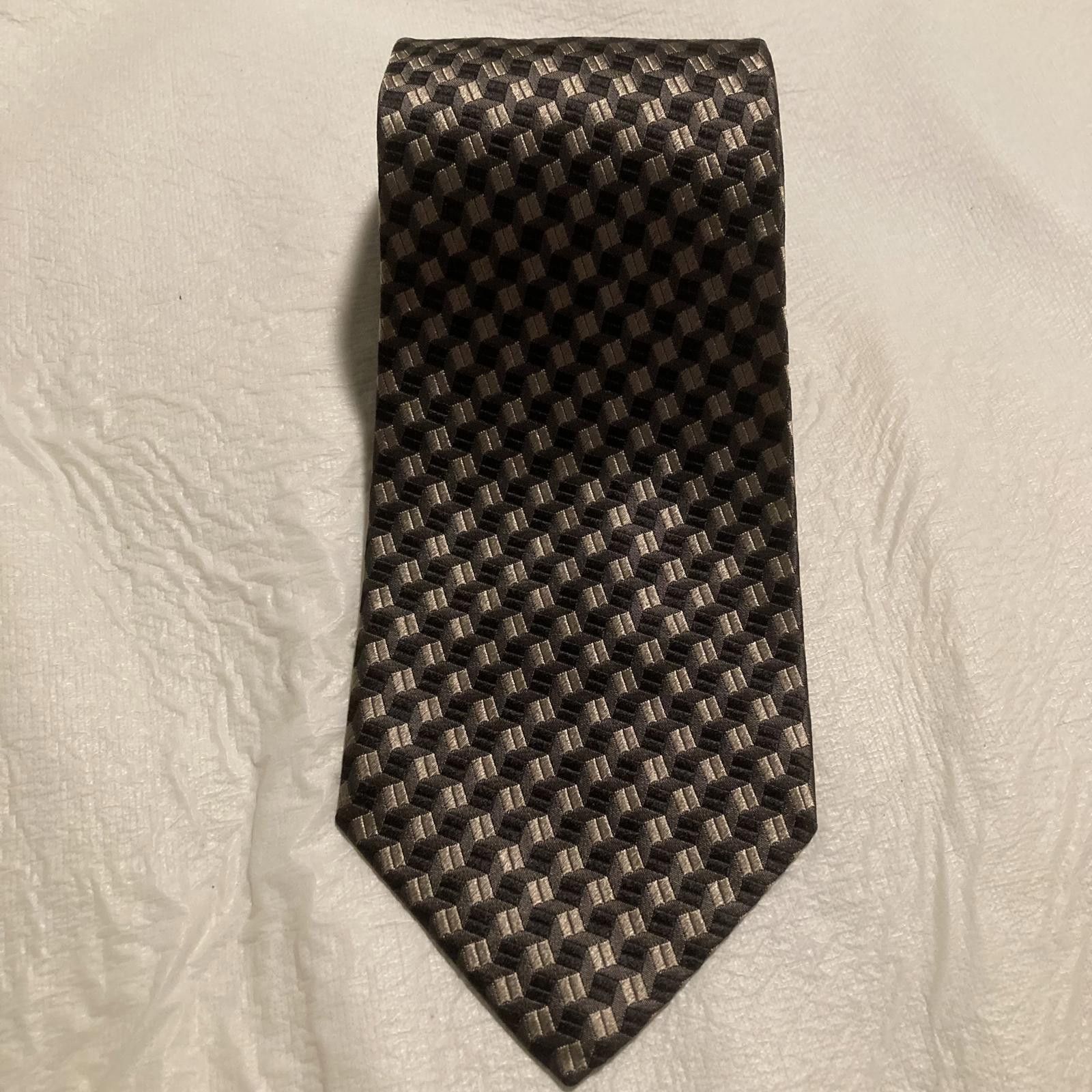 Designer NWOT Geoffrey Beene Tie 57/4 Size ONE SIZE - 1 Thumbnail