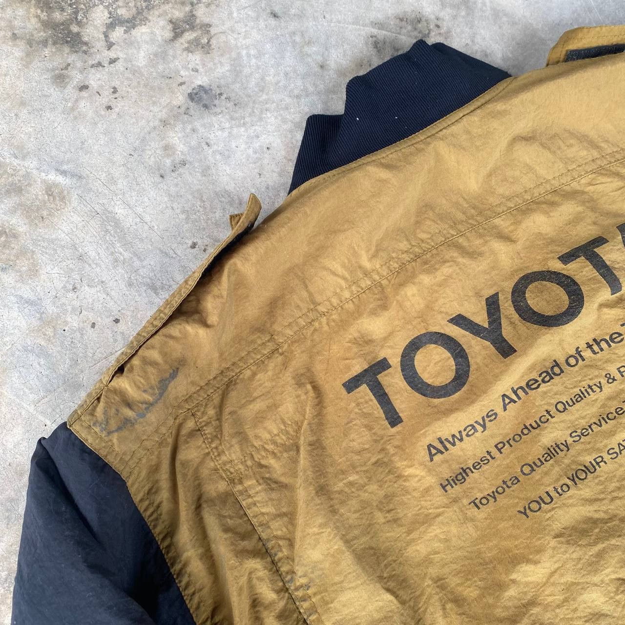 Vintage RARE VTG 90S TOYOTA JAPAN BOMBER JACKET DIRTY WORN DISTRESS Size US M / EU 48-50 / 2 - 12 Thumbnail