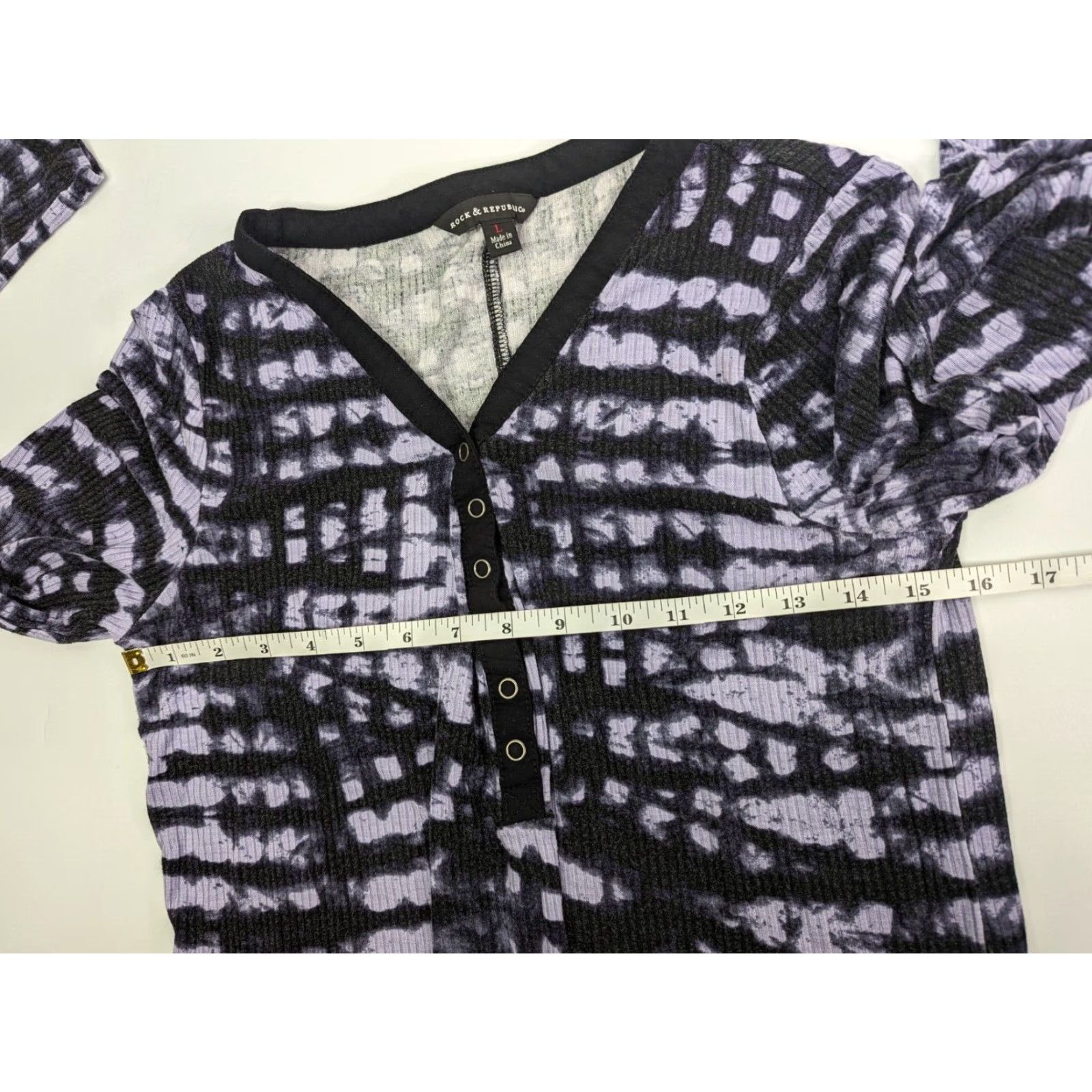 Vintage Rock & Republic Shirt Women's V-neck Button Rib Knit Top L Purple Casual Comfort All Seasons Size L / US 10 / IT 46 - 6 Thumbnail