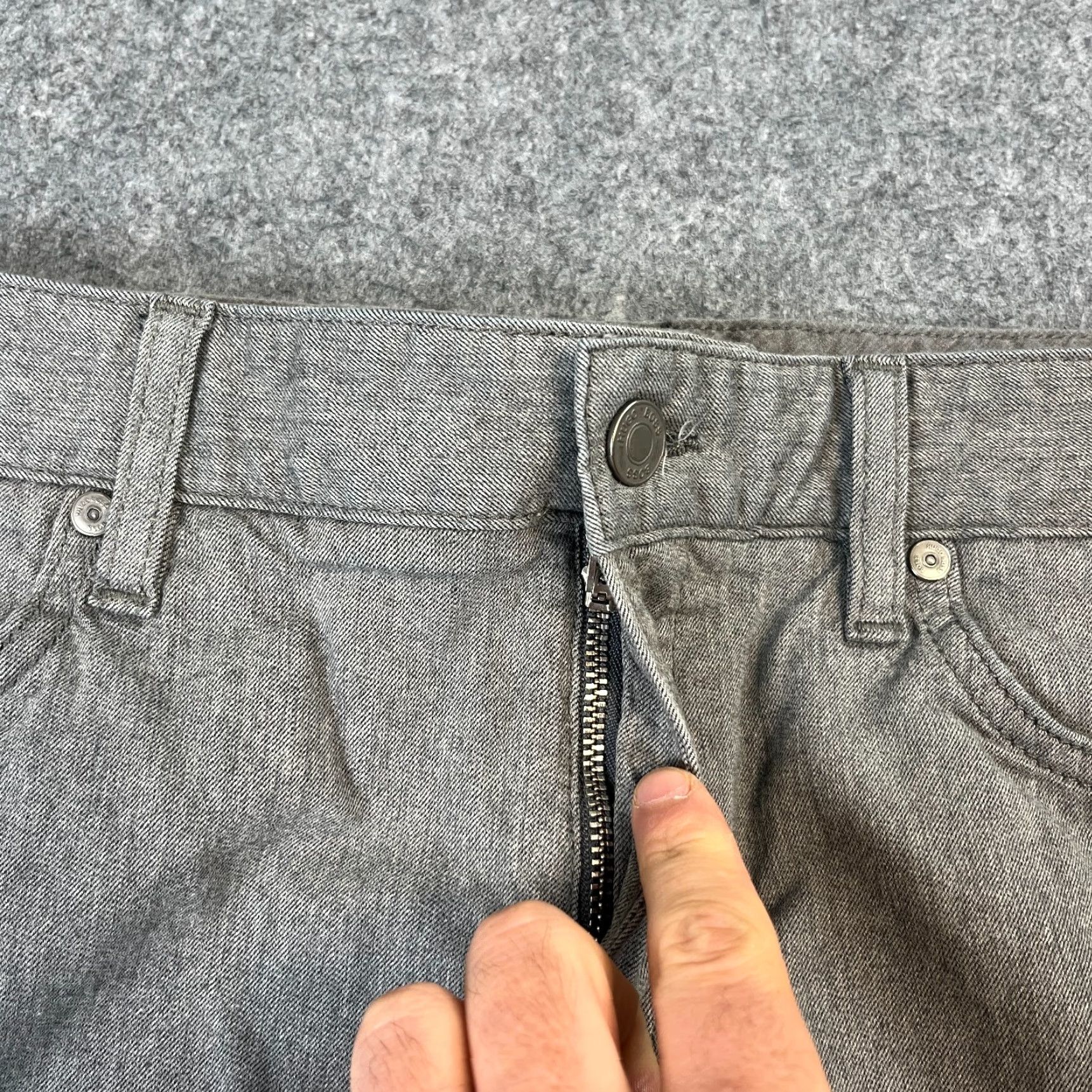 Hugo Boss HUGO BOSS Jeans Slim Tapered 34x30 Light Grey Denim 5-Pocket Preppy Men Size US 34 / EU 50 - 7 Thumbnail