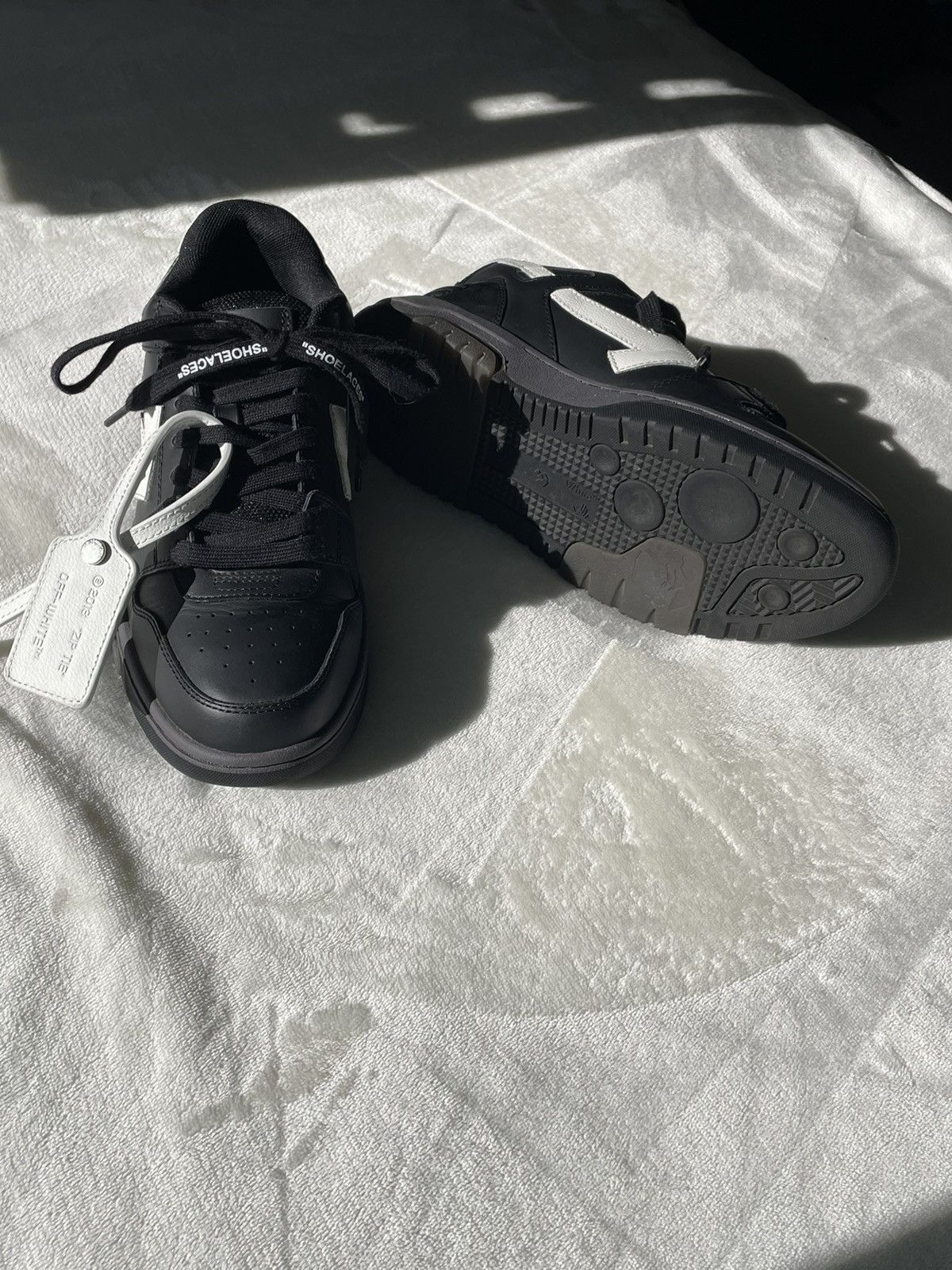 Off-White Off-White’s “OUT OF OFFICE” Sneakers in Black White Size US 6 / EU 39 - 5 Thumbnail