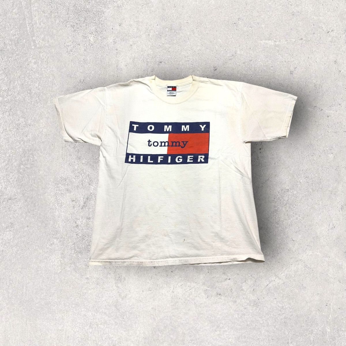 Tommy Hilfiger × Vintage Vintage Tommy Hilfiger tee Size US XL / EU 56 / 4 - 1 Thumbnail