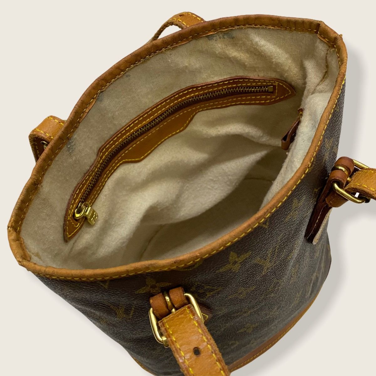 Louis Vuitton ‼️LASTDROP‼️ AUTHENTIC LOUIS VUITTON MONOGRAM BUCKET PM BAG Size ONE SIZE - 9 Thumbnail