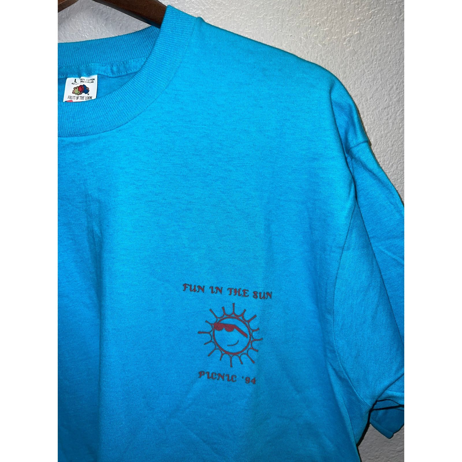 Fruit Of The Loom Vintage Picnic Shirt Fun In The Sun 84 Blue Sunshine Tee 90s Size US L / EU 52-54 / 3 - 2 Thumbnail