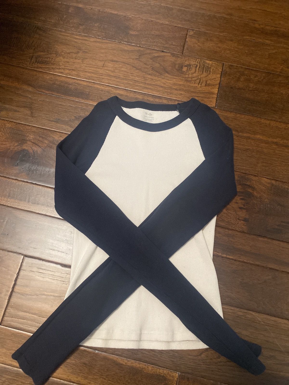 Brandy Melville Brandy Melville Baseball Tee Size XS / US 0-2 / IT 36-38 - 1 Thumbnail