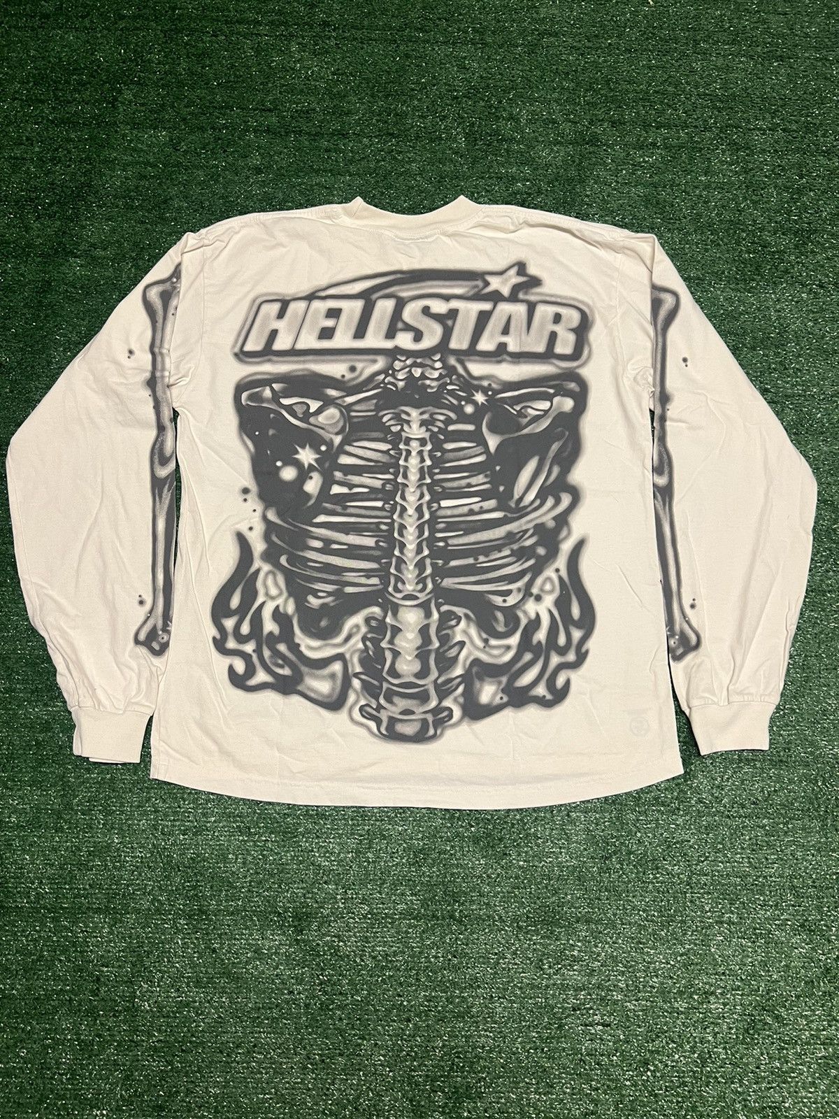 HELLSTAR HELLSTAR “AIRBRUSH BONES” LONG SLEEVE TEE - SIZE MEDIUM Size US M / EU 48-50 / 2 - 2 Thumbnail