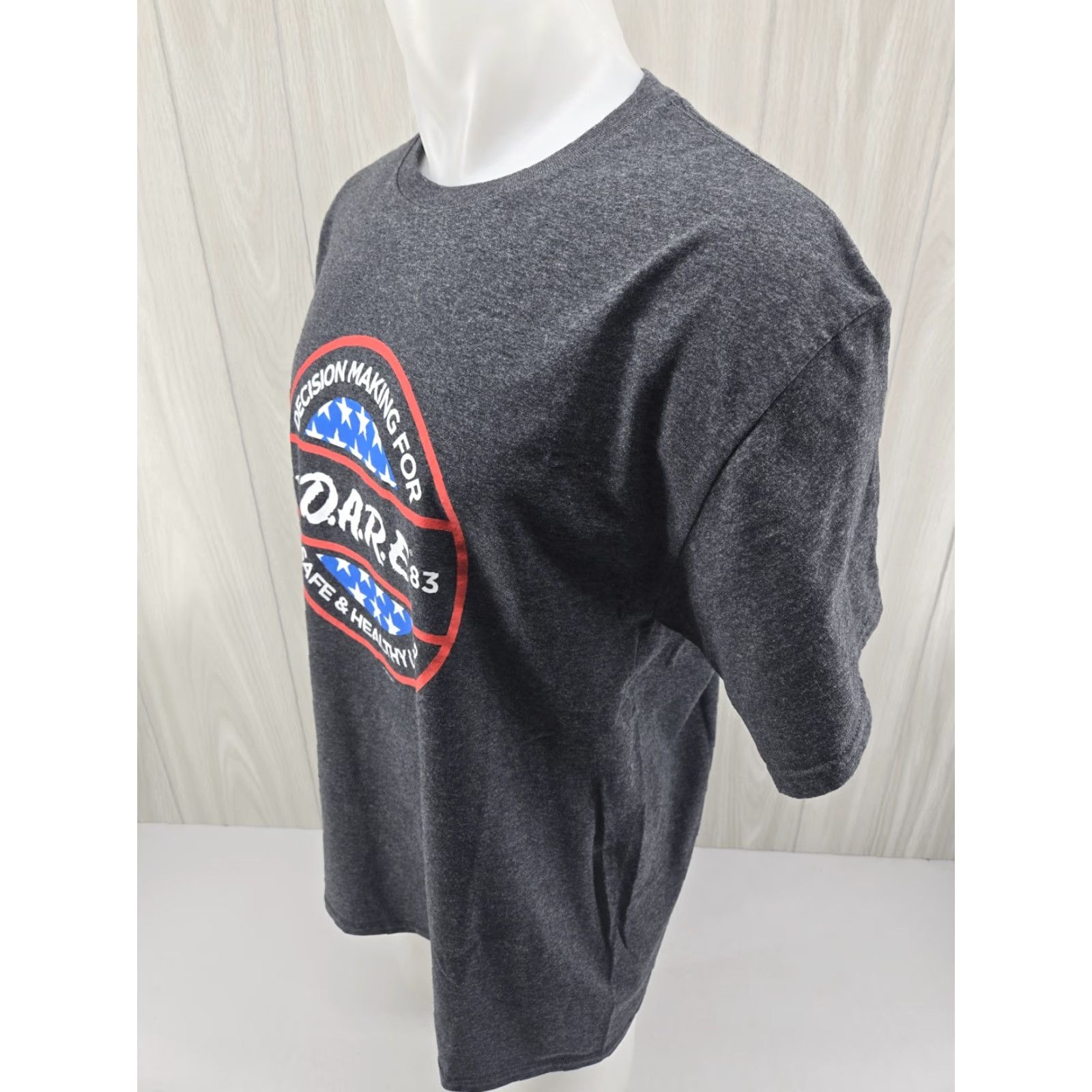 Fruit Of The Loom VINTAGE Fruit of the Loom DARE D.A.R.E. Graphic T-Shirt Anti-Drug Gray Faded Men’s Size LARGE Shirt Adult Large Gray DARE Graphic Logo 1990s Mens Size US L / EU 52-54 / 3 - 5 Thumbnail