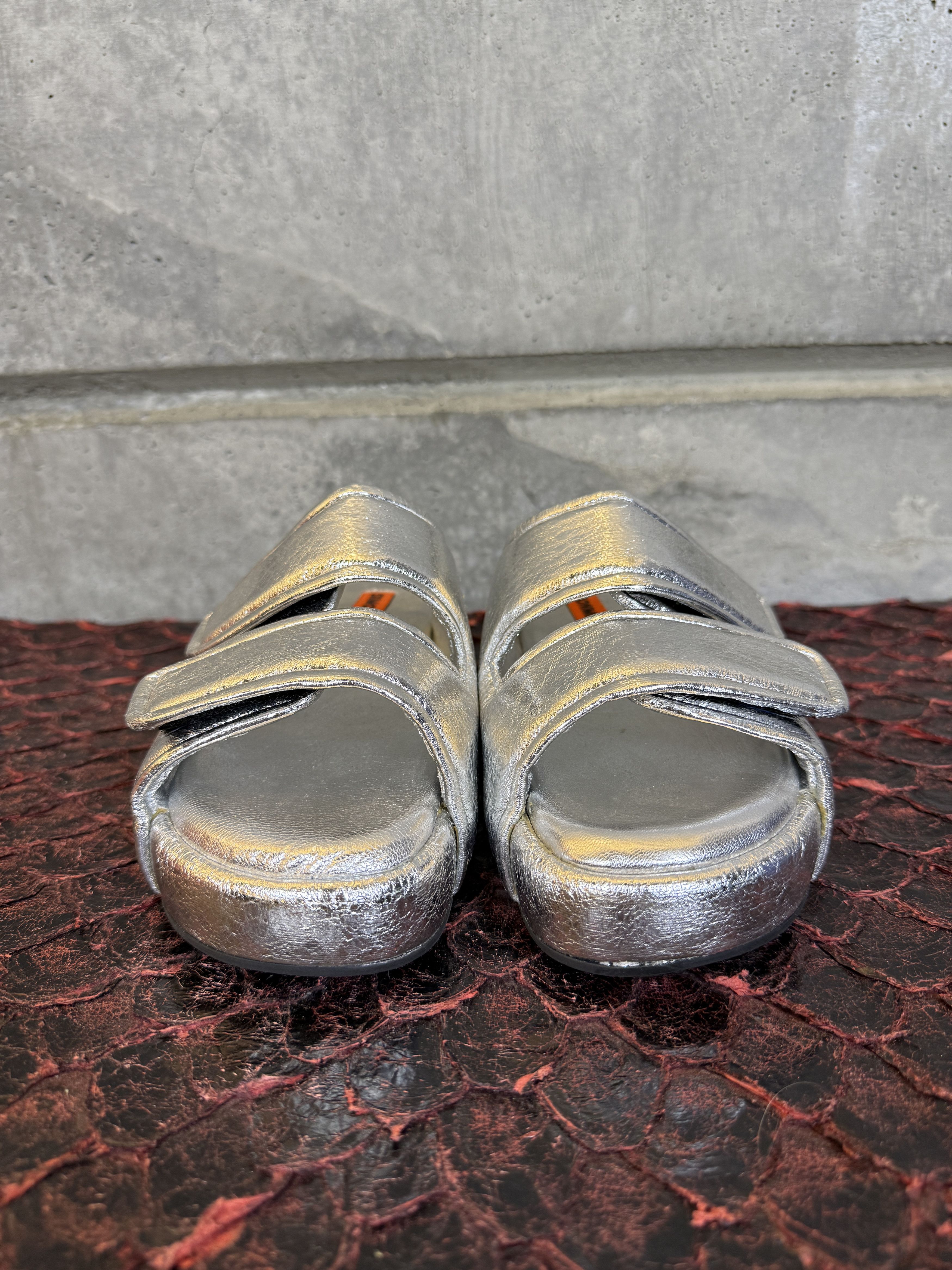 Simon Miller Simon Miller Cro Metallic Dual-Grip Slide Sandals Size US 6 / IT 36 - 5 Thumbnail