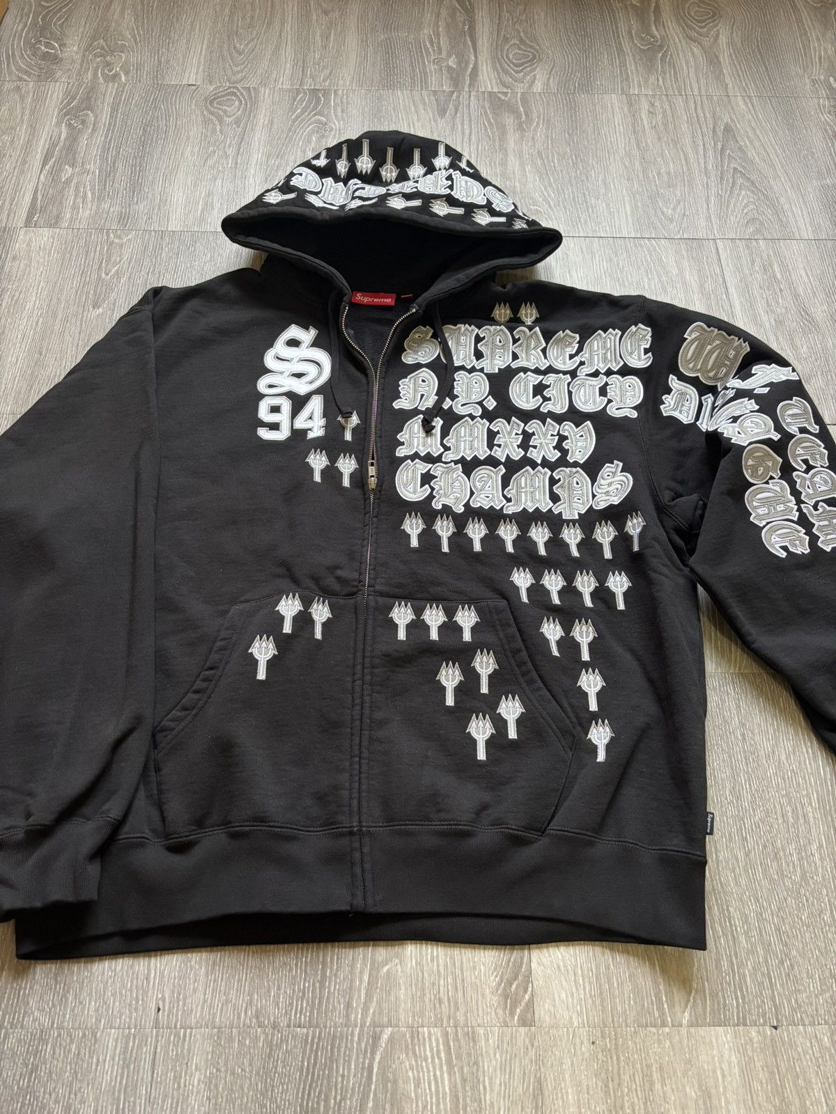 Supreme Supreme Black League Champs Zipup Hoodie Size US XXL / EU 58 / 5 - 3 Thumbnail