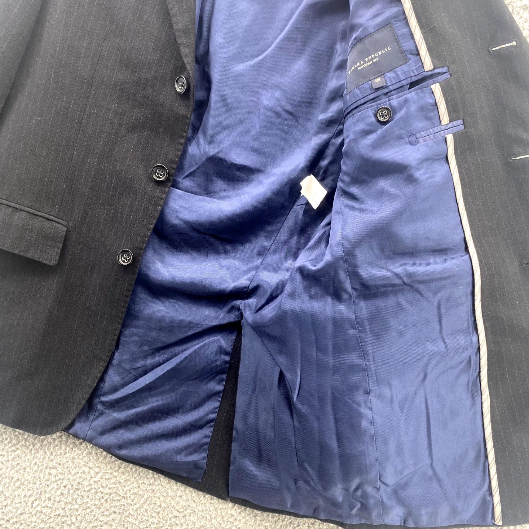 Banana Republic Banana Republic Blazer Mens 38R Black Pinstripe Notch Lapel Formal Business Casual Office Size 38R - 3 Thumbnail