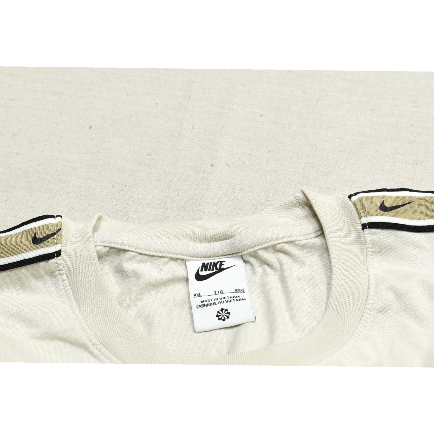 Nike Nike Men's T-Shirt White Black Gold Swoosh Stripes XXL Regular Size Short Sleeve Crew Neck Shirt Size US XXL / EU 58 / 5 - 7 Thumbnail