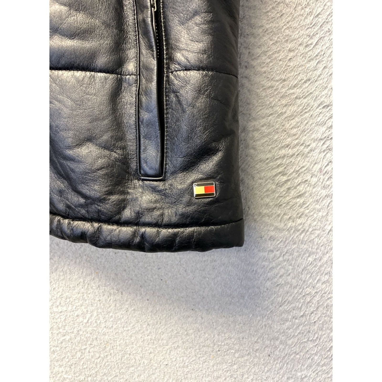 Tommy Hilfiger VTG Tommy Hilfiger Vest Women M Black Leather Hip Zipper Snap 100% Leather Red Lining TH Vintage Black Vest Womens M Size M / US 6-8 / IT 42-44 - 2 Thumbnail
