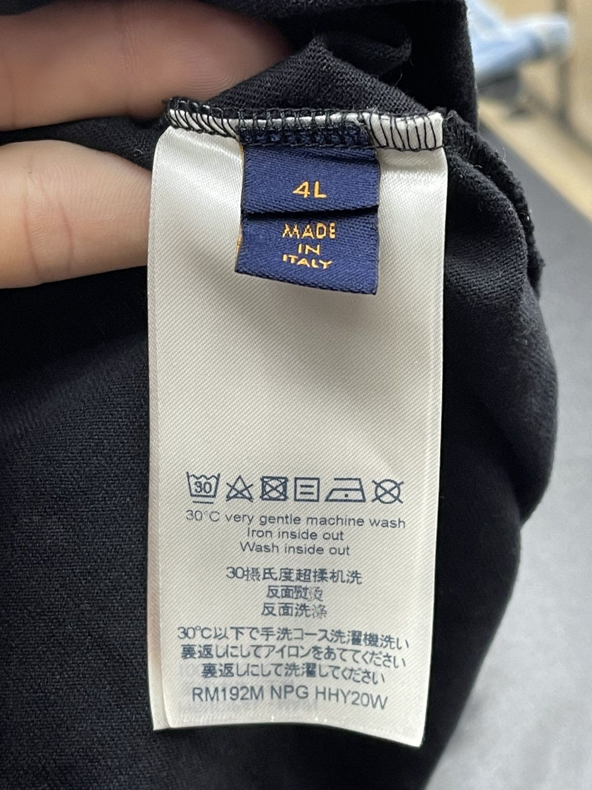 Louis Vuitton Size 4L - Louis Vuitton Black Cotton Allover Logos Printed Size US XXL / EU 58 / 5 - 9 Thumbnail