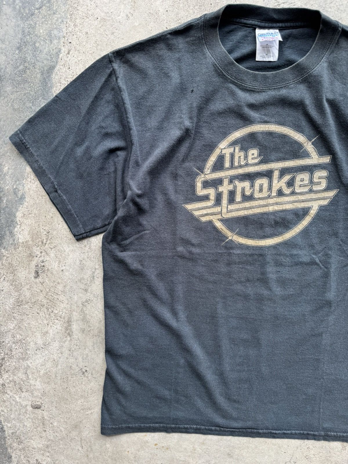 Band Tees × Vintage Vintage The Strokes Band Size US M / EU 48-50 / 2 - 5 Thumbnail
